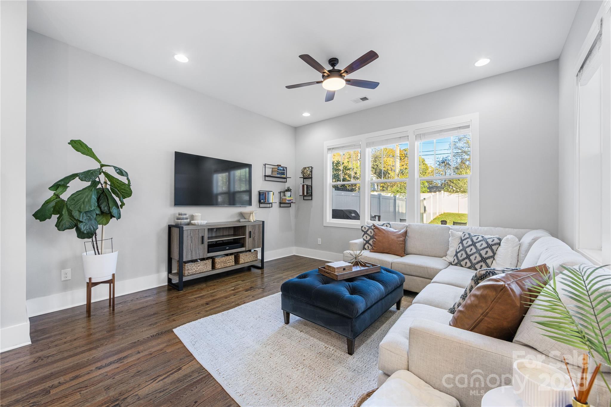 5207 Valley Stream Road