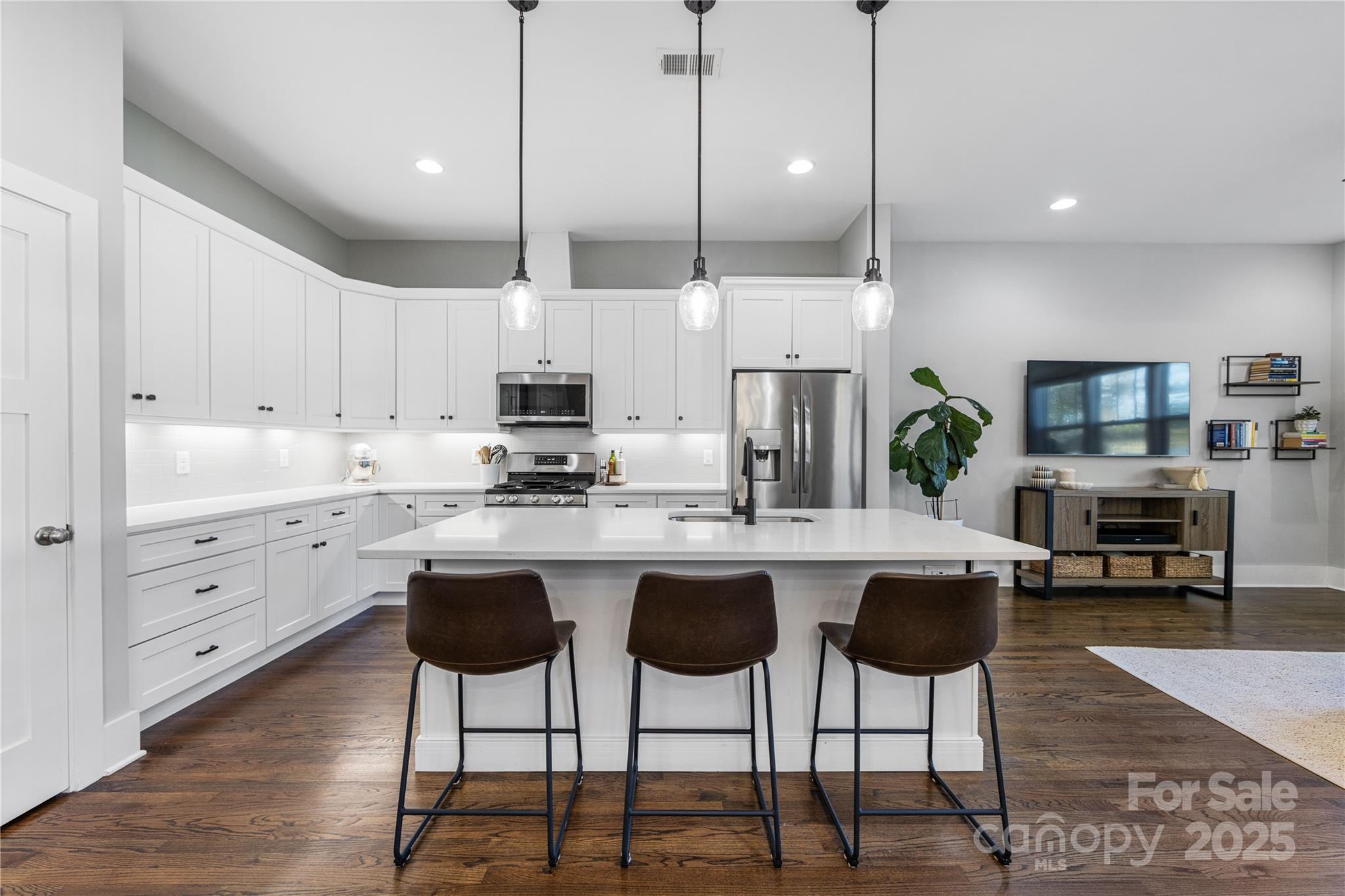 5207 Valley Stream Road