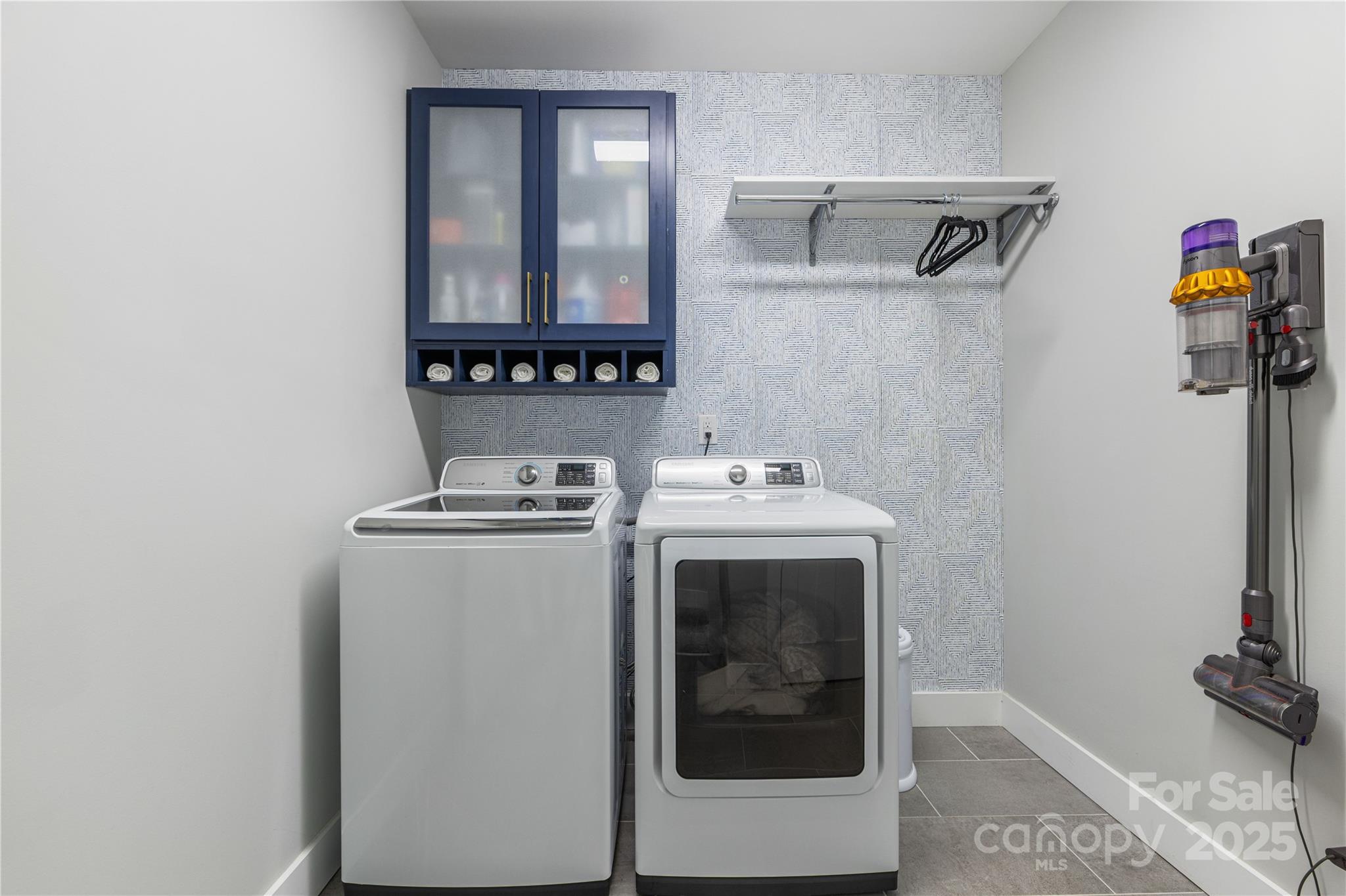 5207 Valley Stream Road