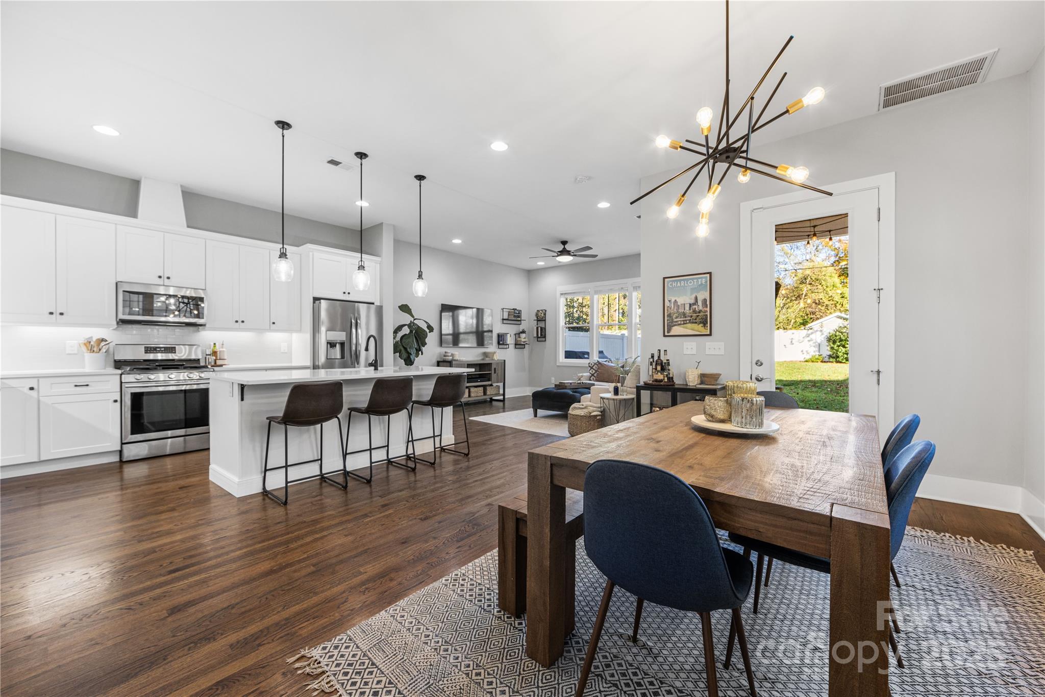 5207 Valley Stream Road