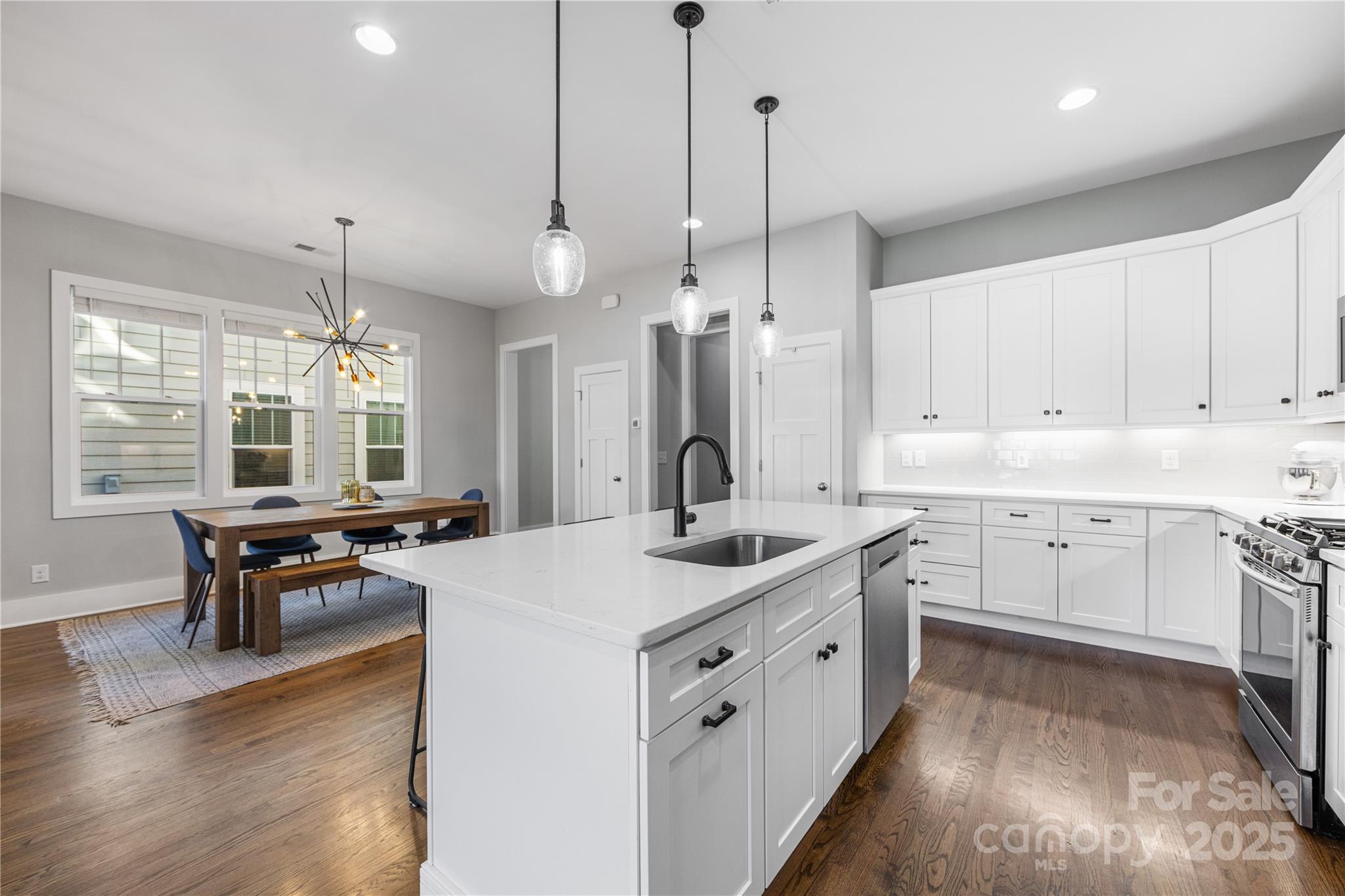 5207 Valley Stream Road