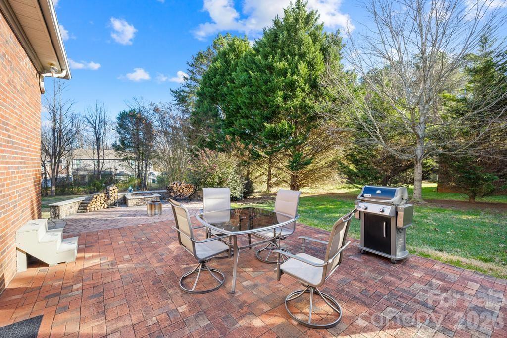 5244 Hickory Knoll Lane