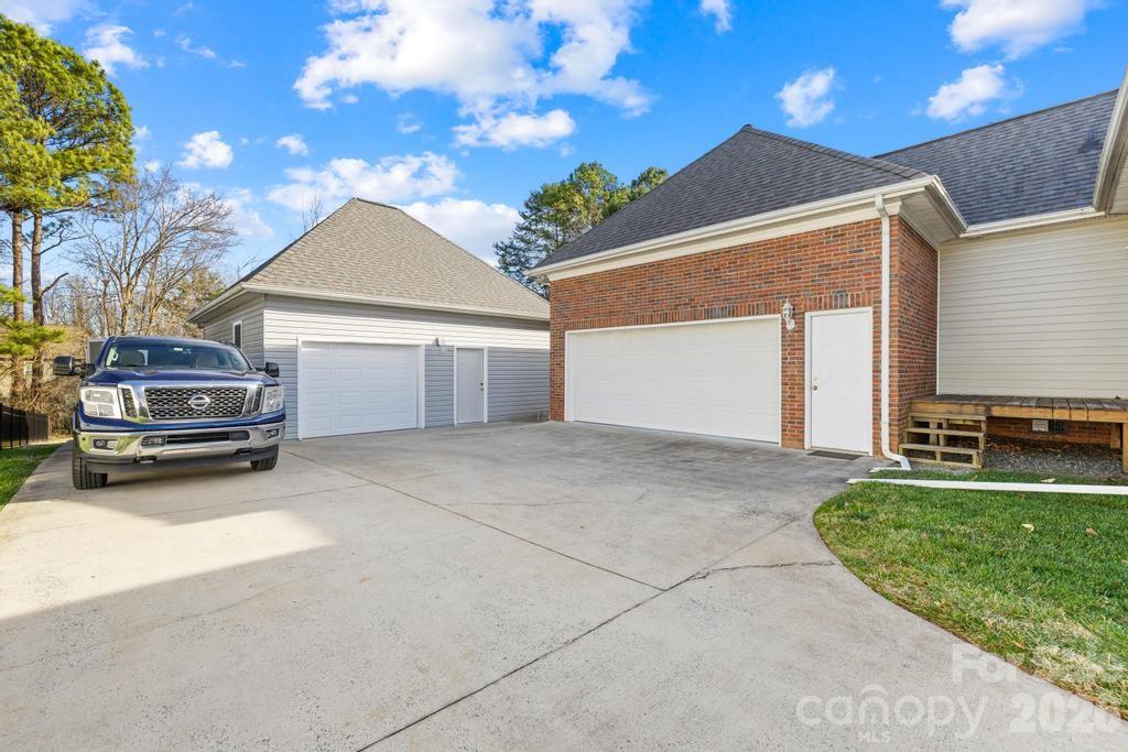 5244 Hickory Knoll Lane
