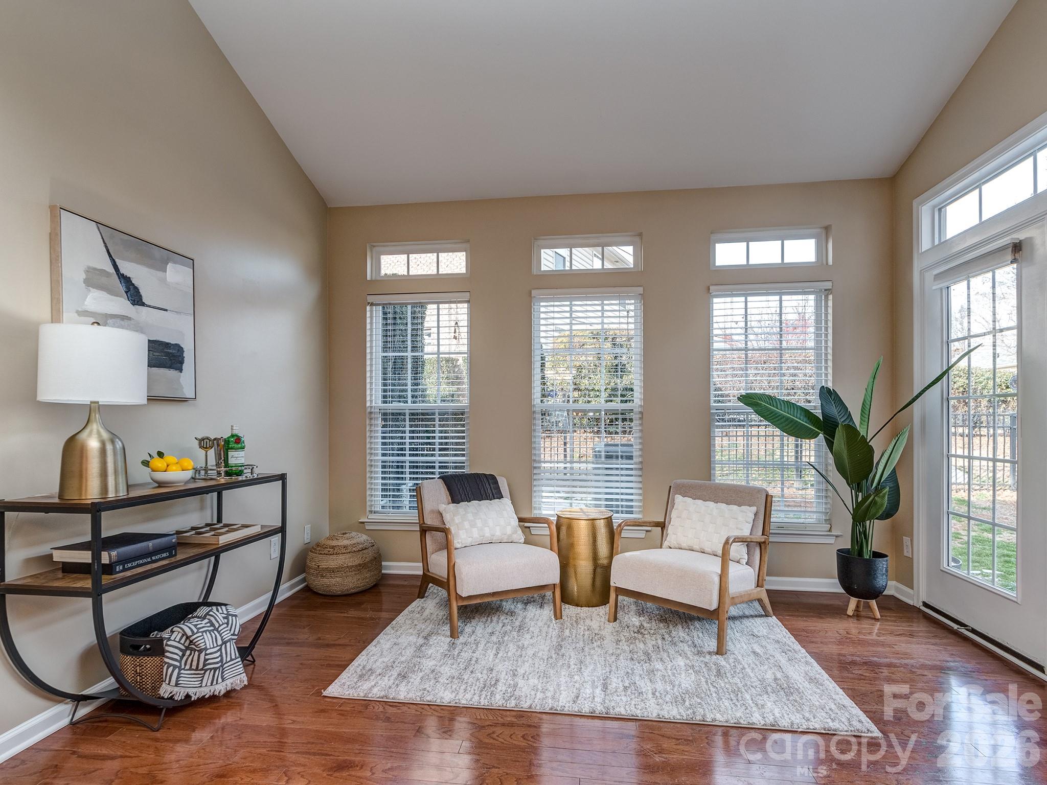 5922 Union Pacific Avenue