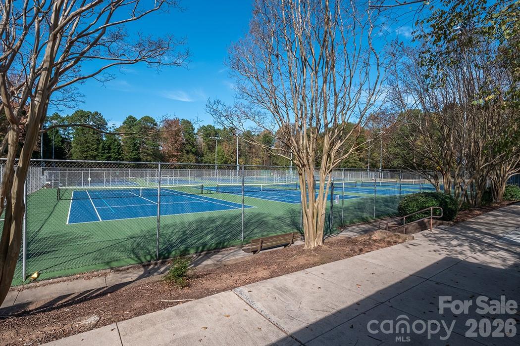 5922 Union Pacific Avenue