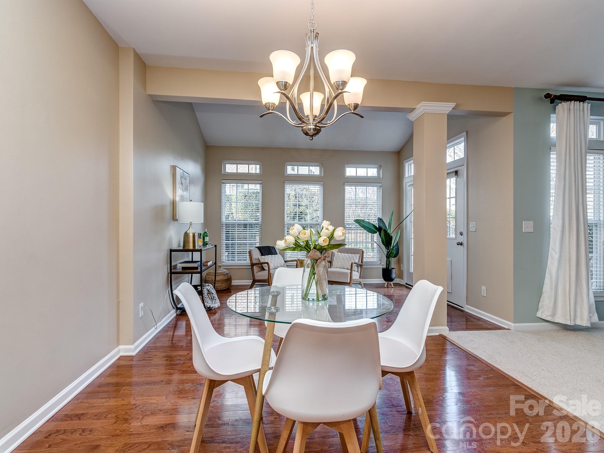 5922 Union Pacific Avenue