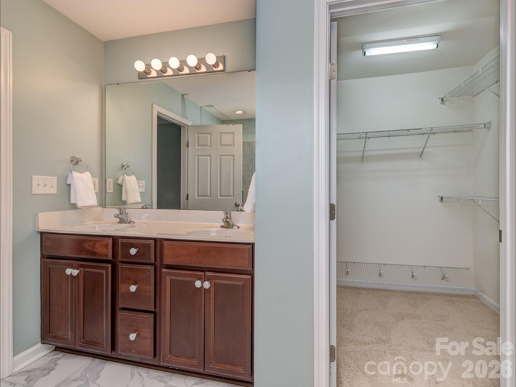 5922 Union Pacific Avenue