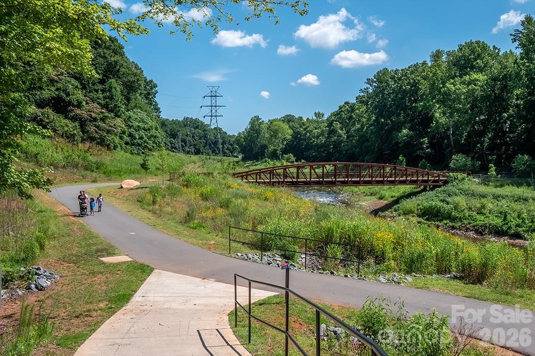 5922 Union Pacific Avenue