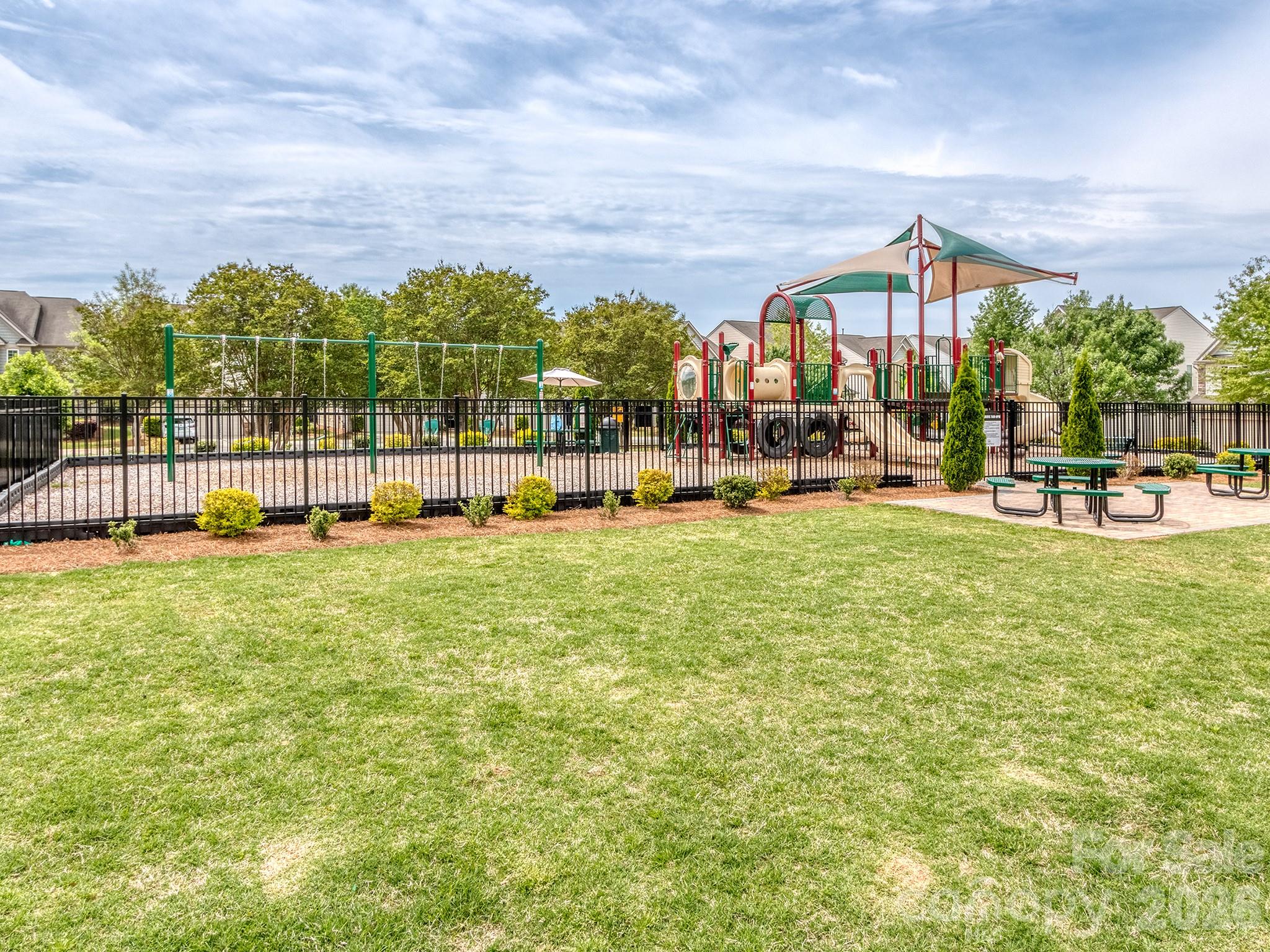 5922 Union Pacific Avenue