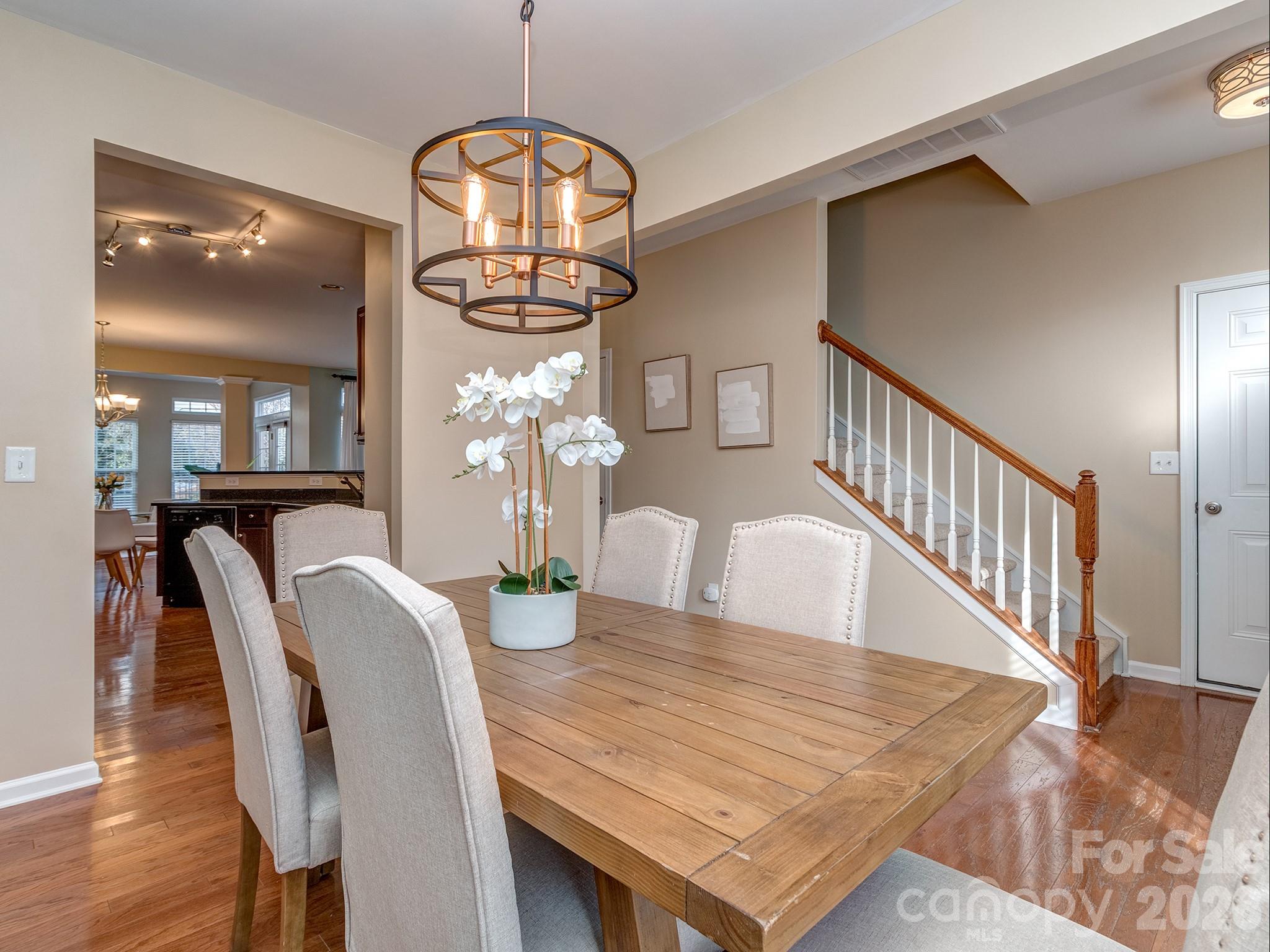 5922 Union Pacific Avenue