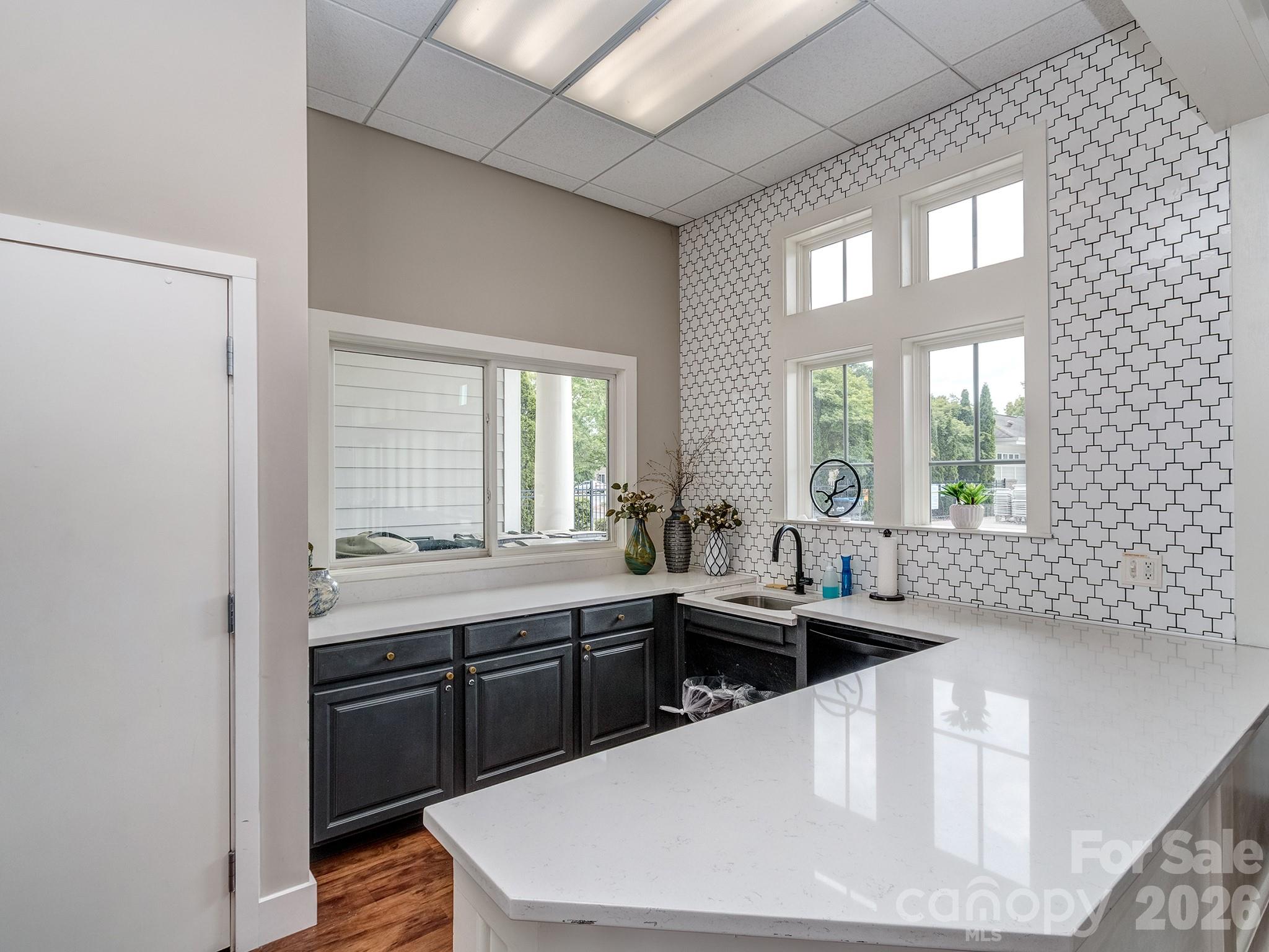 6605 Central Pacific Avenue Unit: 402