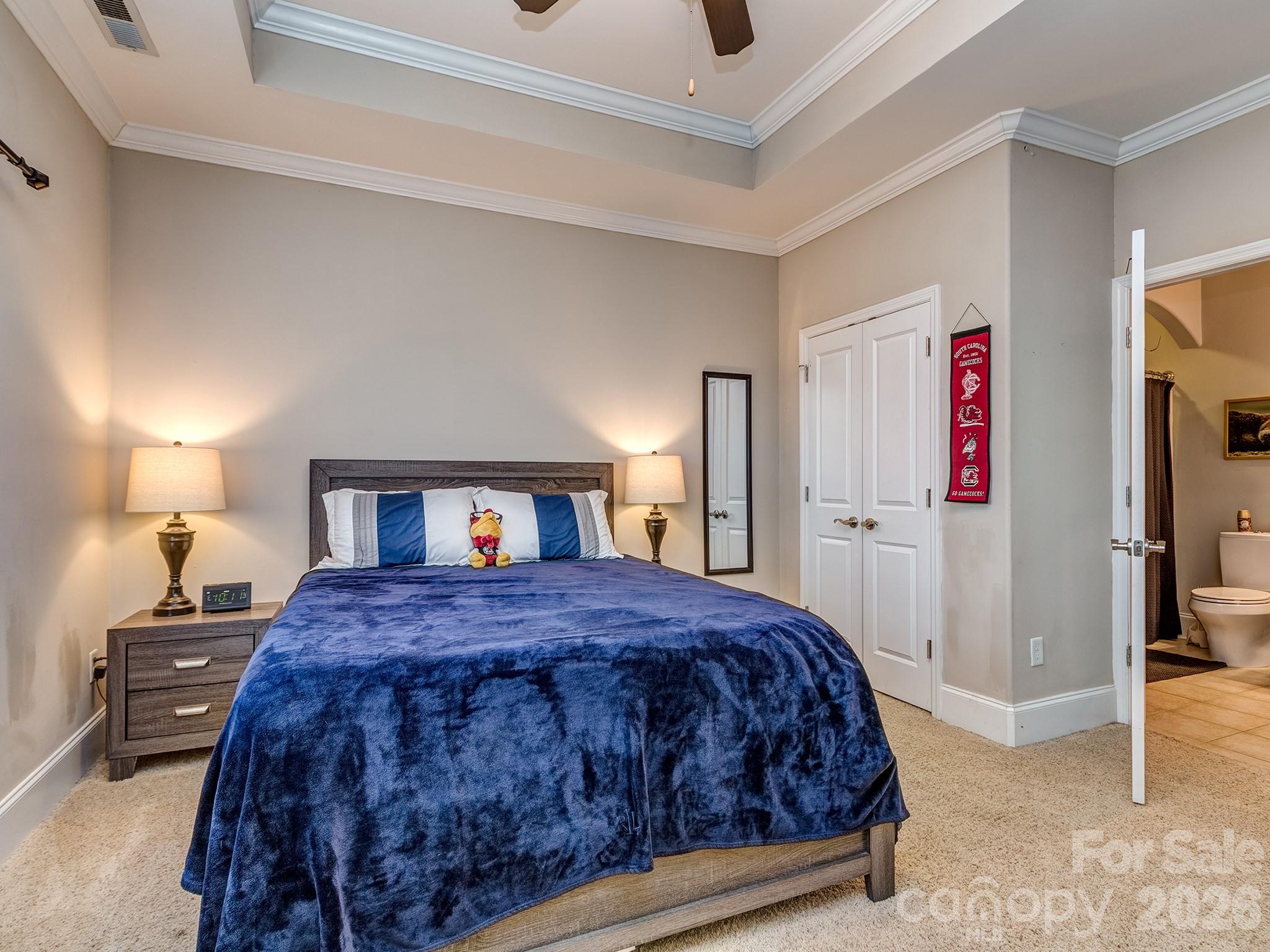 6605 Central Pacific Avenue Unit: 402