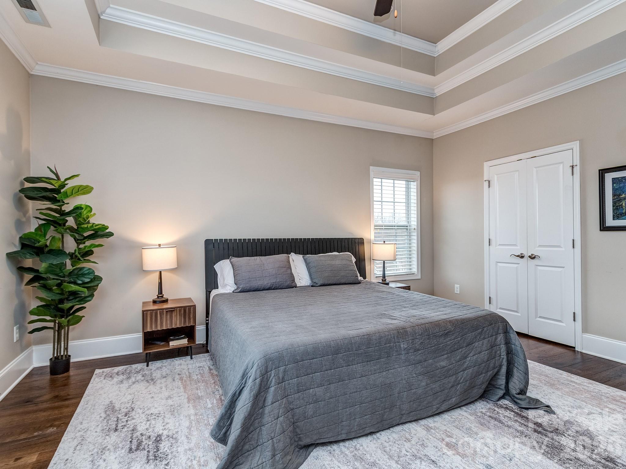 6605 Central Pacific Avenue Unit: 402