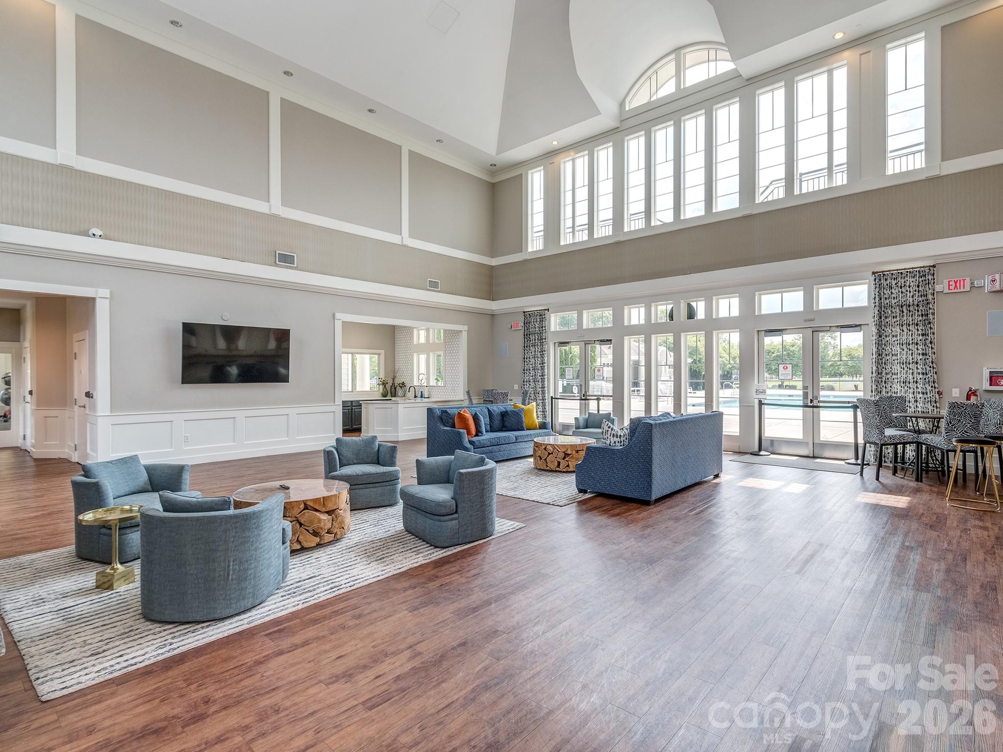 6605 Central Pacific Avenue Unit: 402