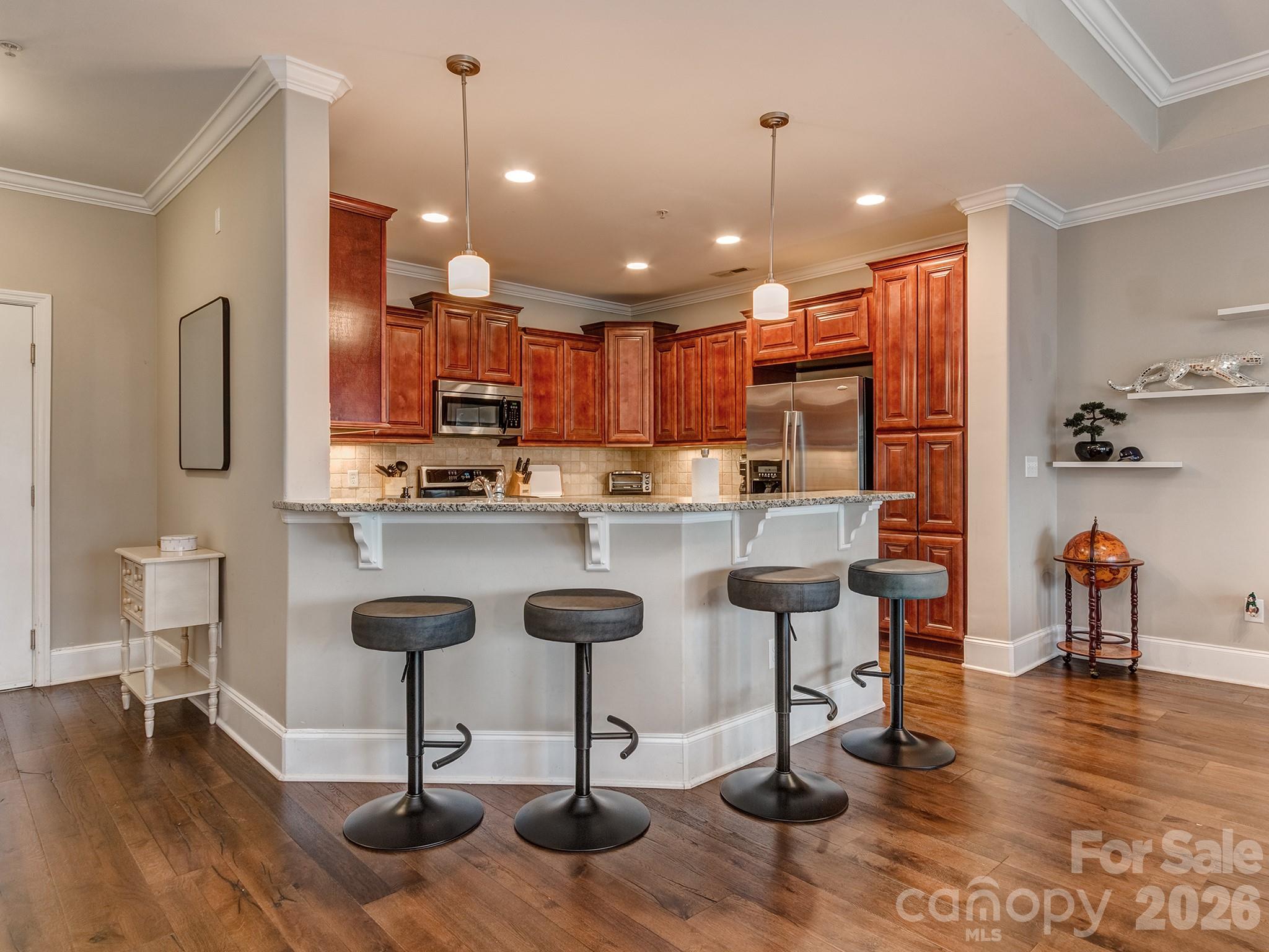 6605 Central Pacific Avenue Unit: 402