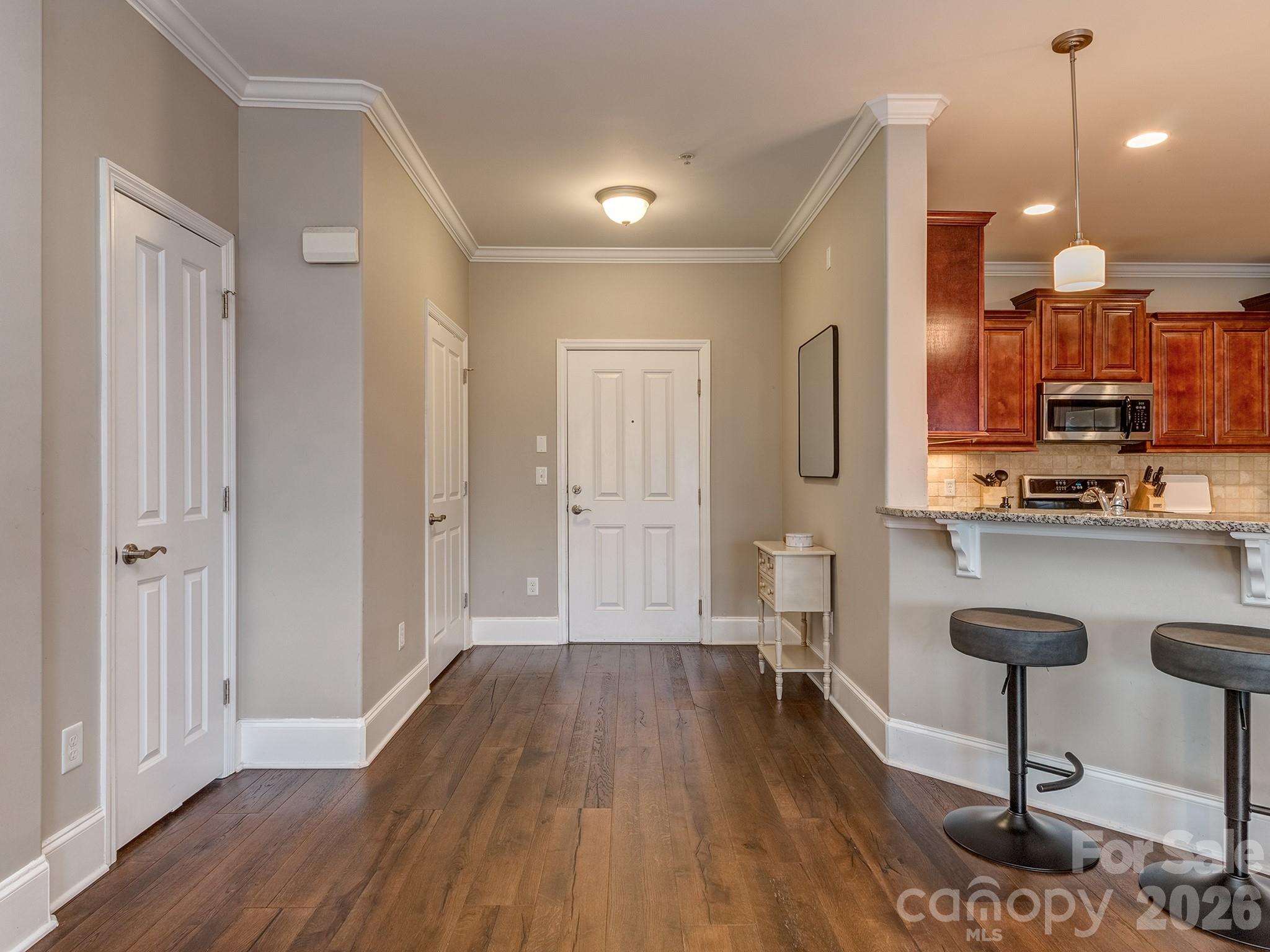 6605 Central Pacific Avenue Unit: 402