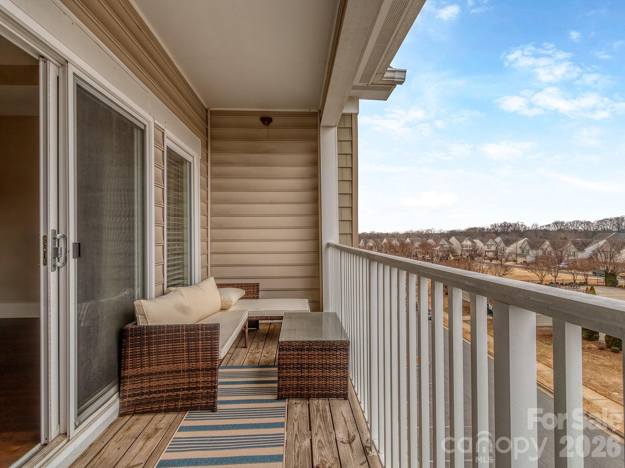 6605 Central Pacific Avenue Unit: 402