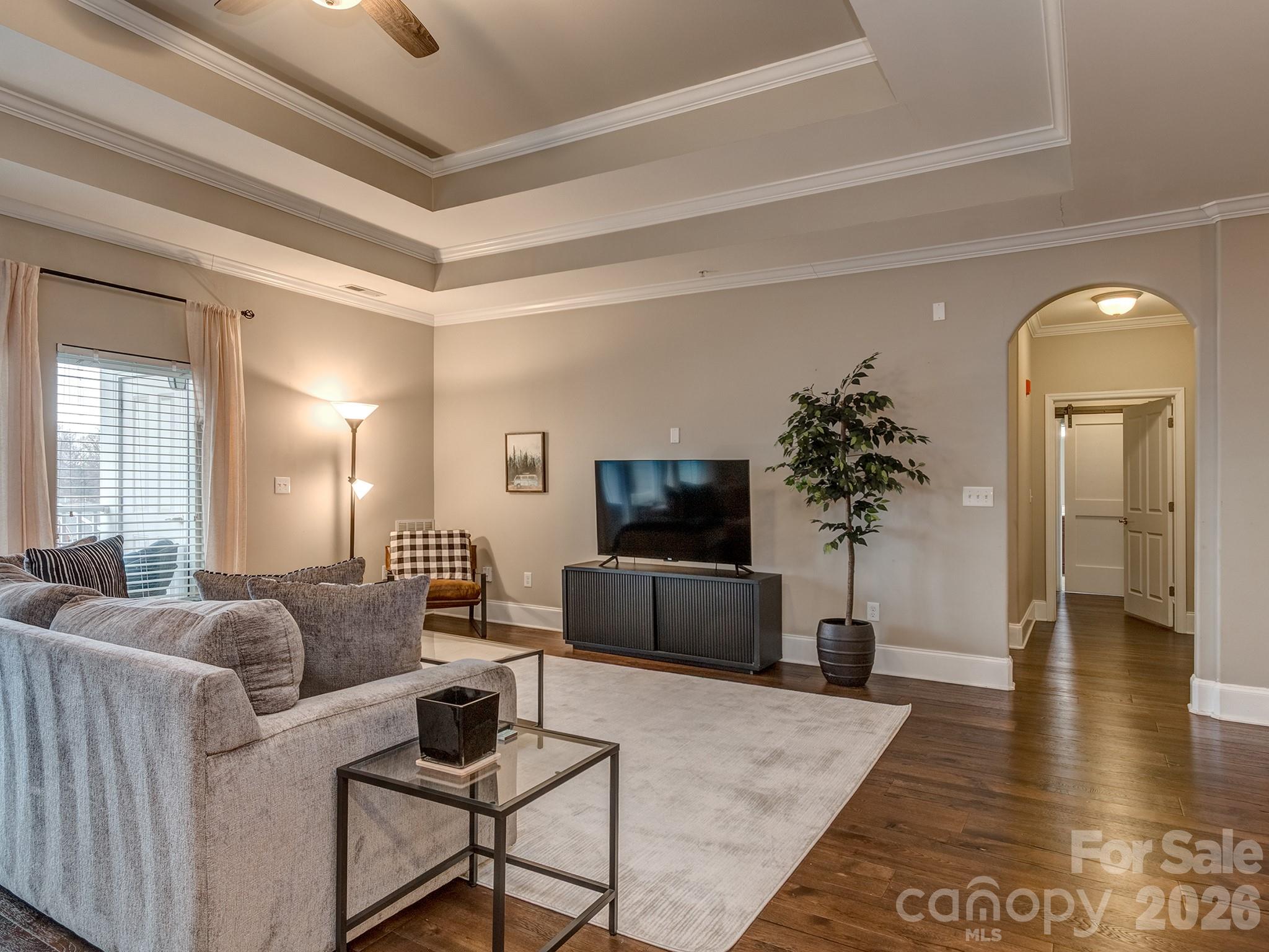 6605 Central Pacific Avenue Unit: 402