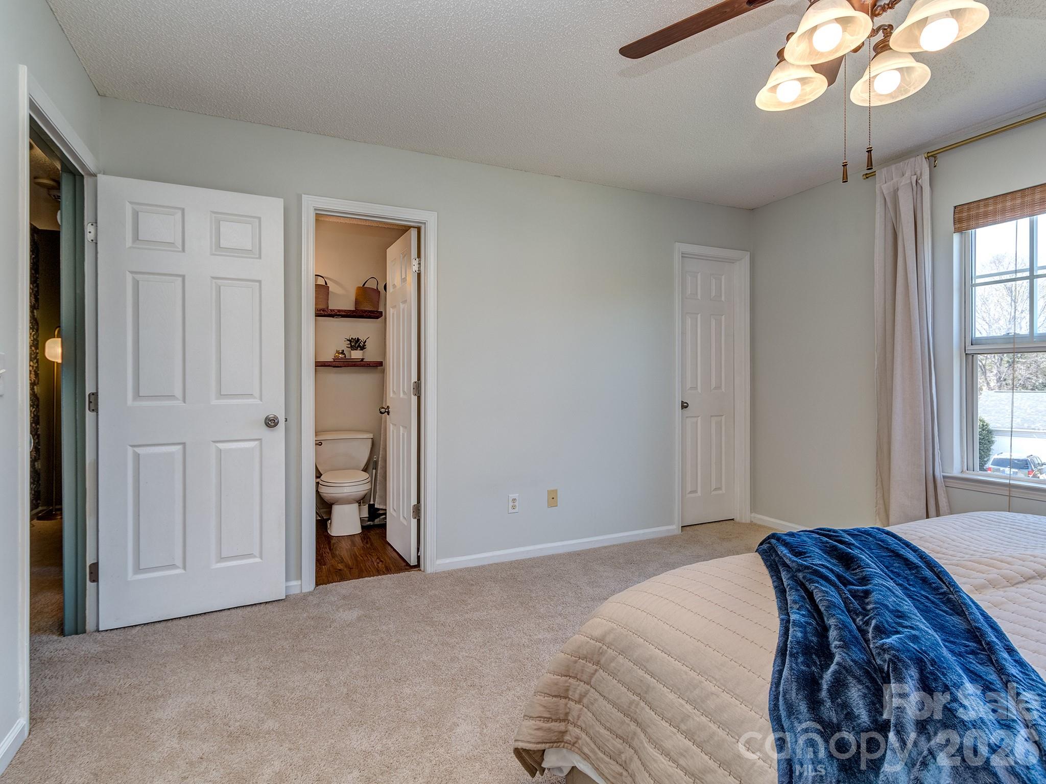 1512 Hollythorne Drive