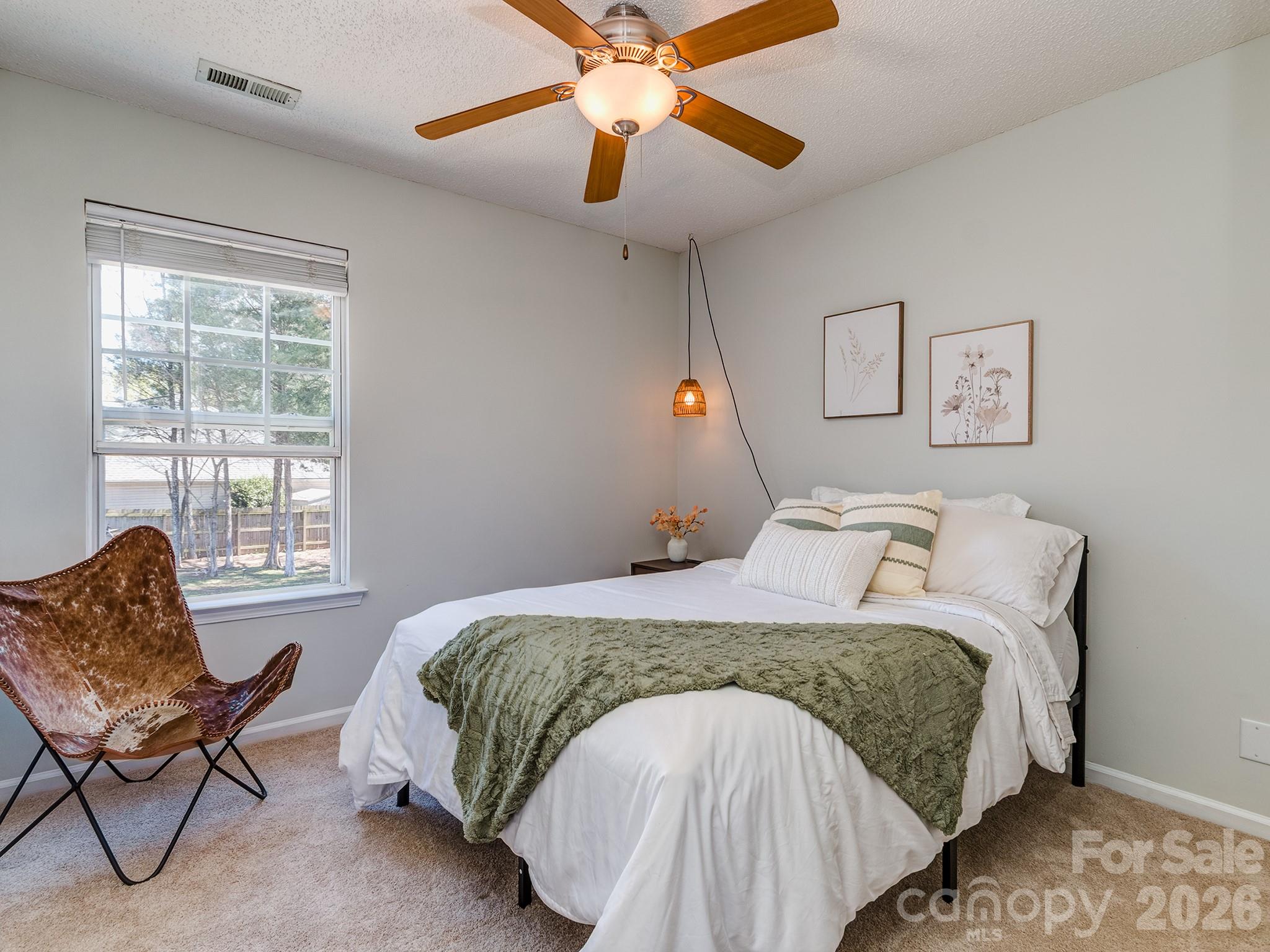 1512 Hollythorne Drive