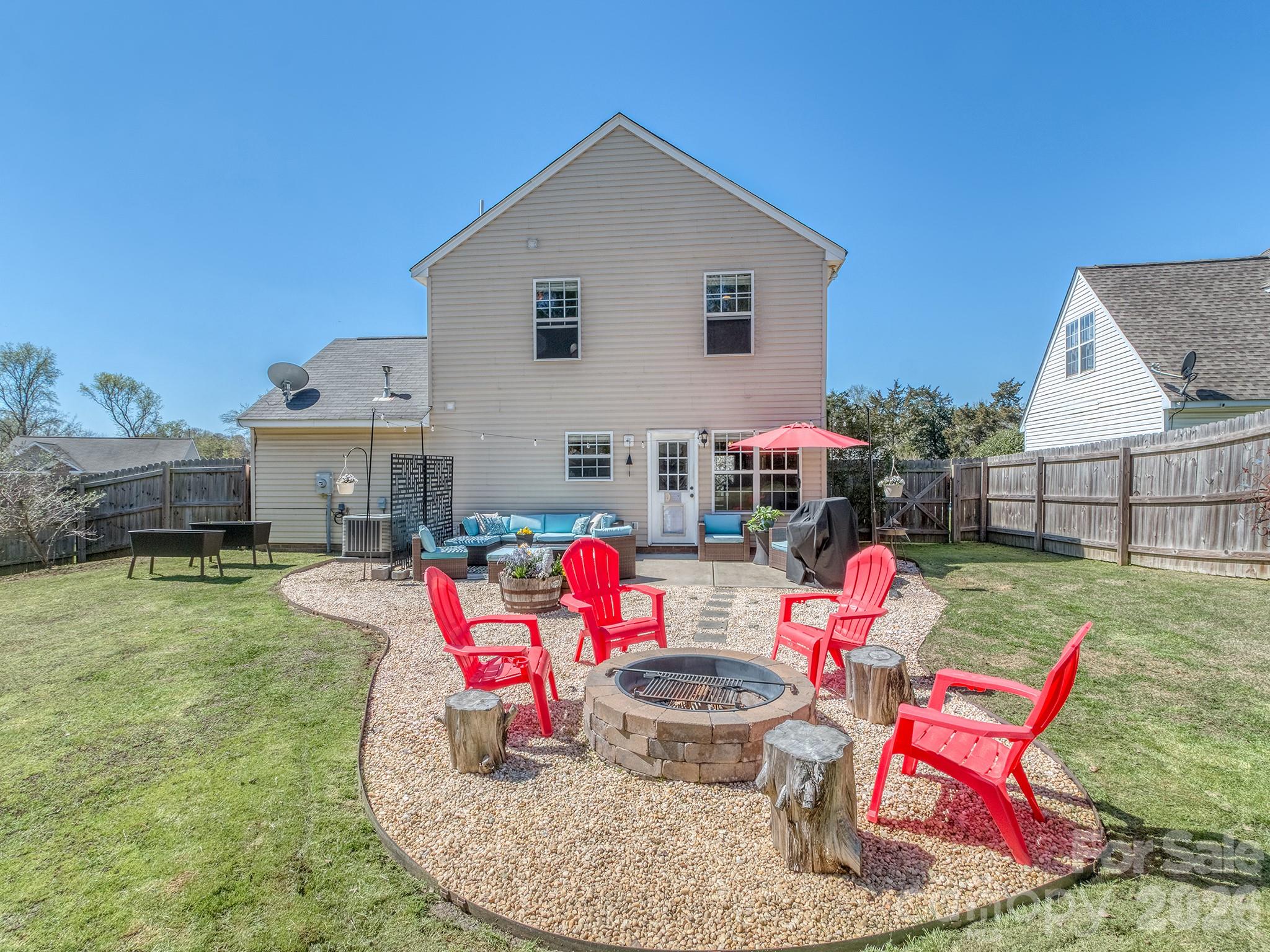 1512 Hollythorne Drive