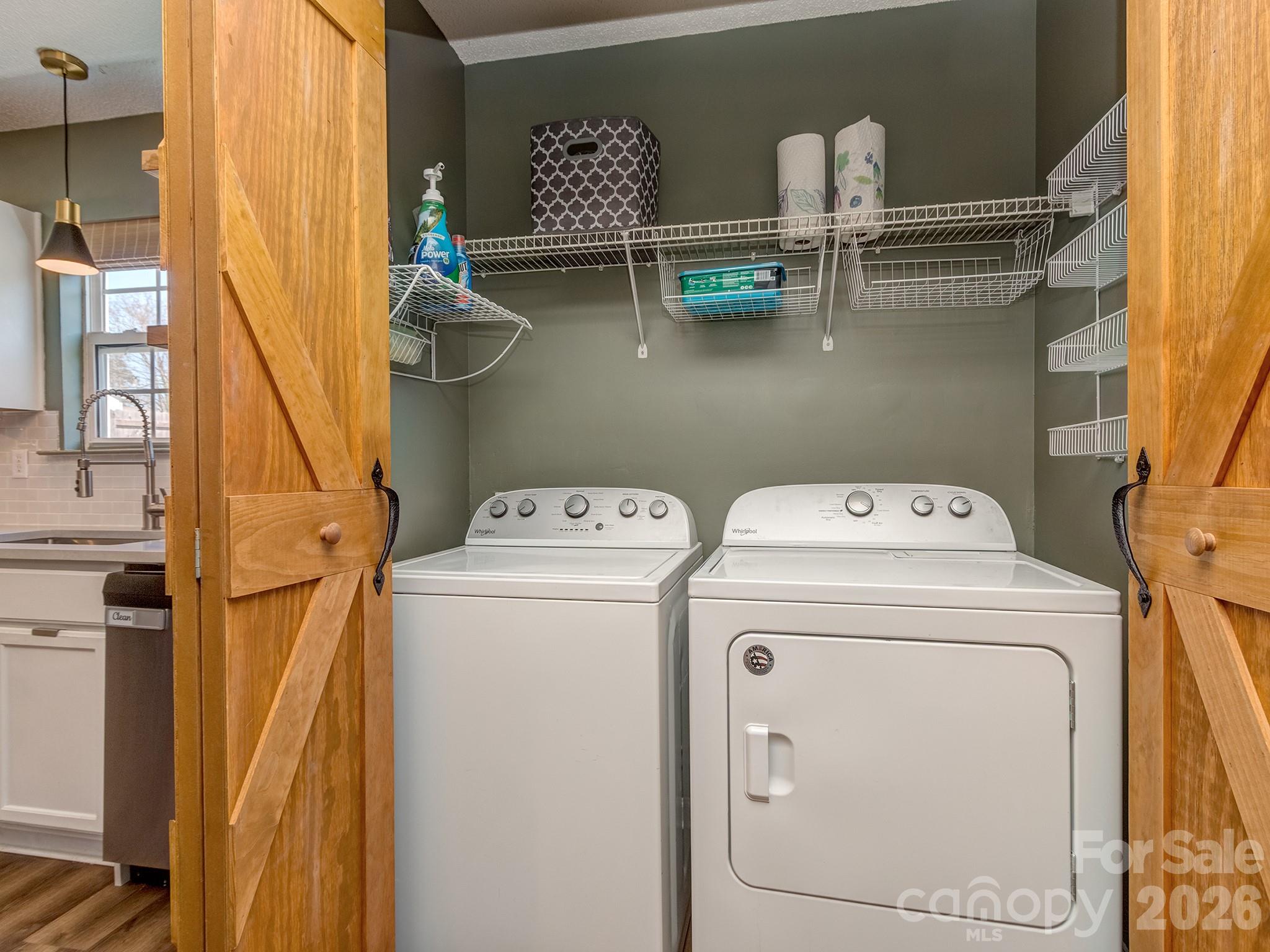 1512 Hollythorne Drive