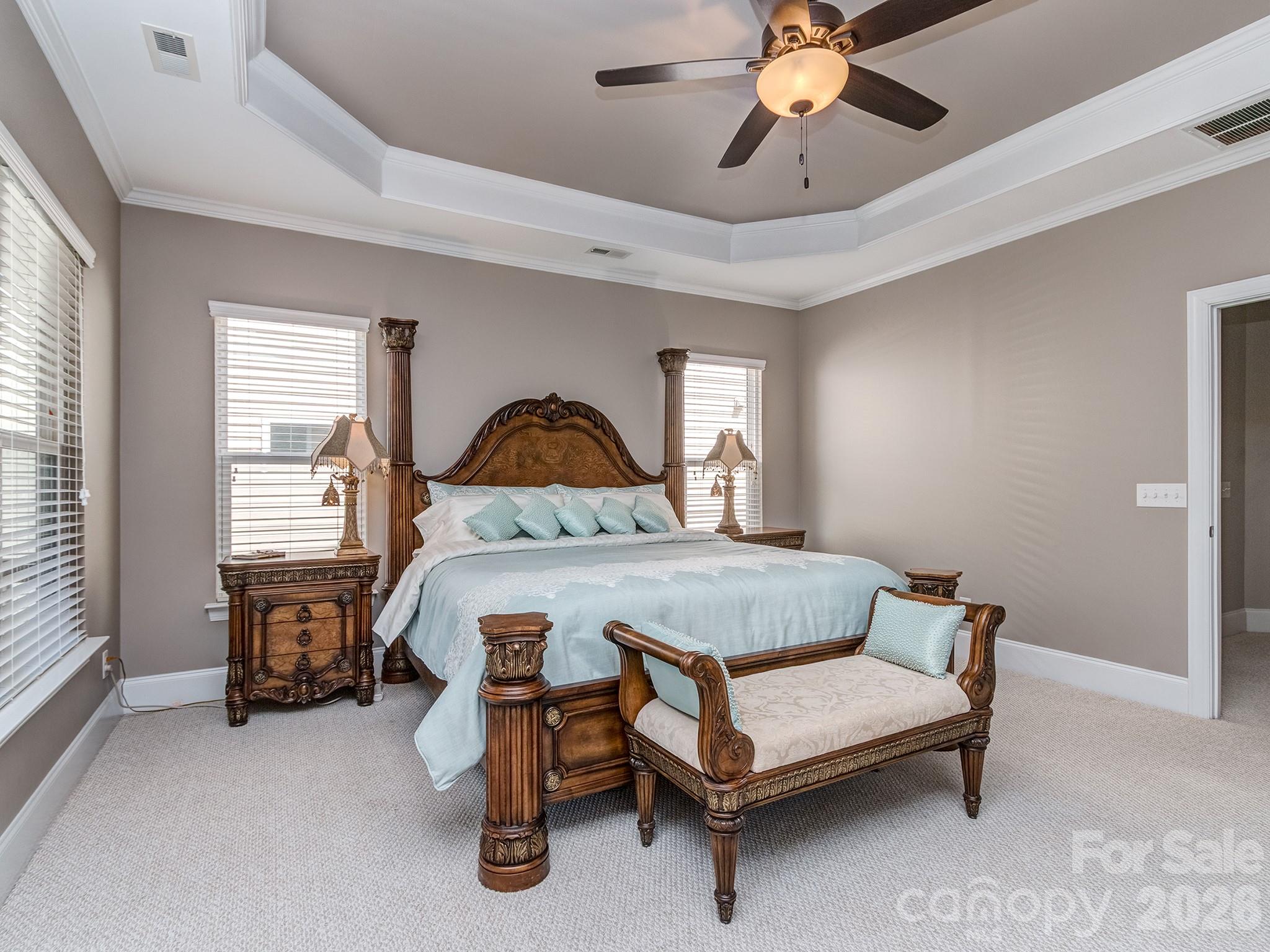 6028 Union Pacific Avenue