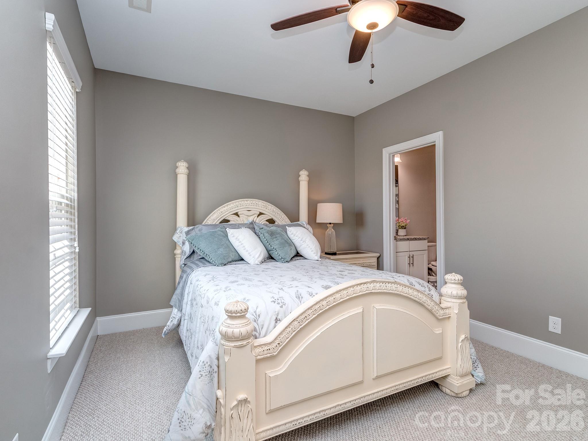 6028 Union Pacific Avenue