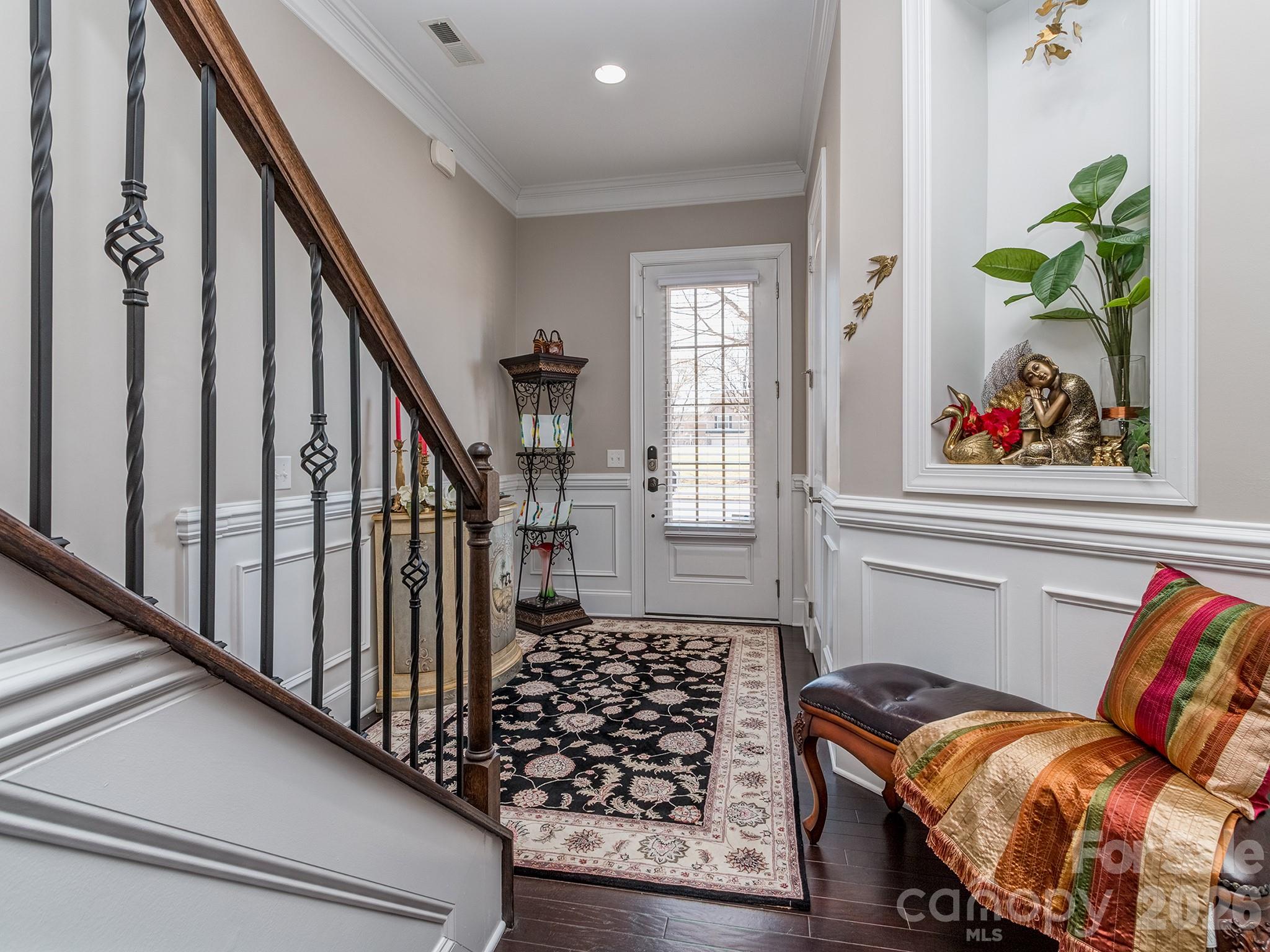 6028 Union Pacific Avenue