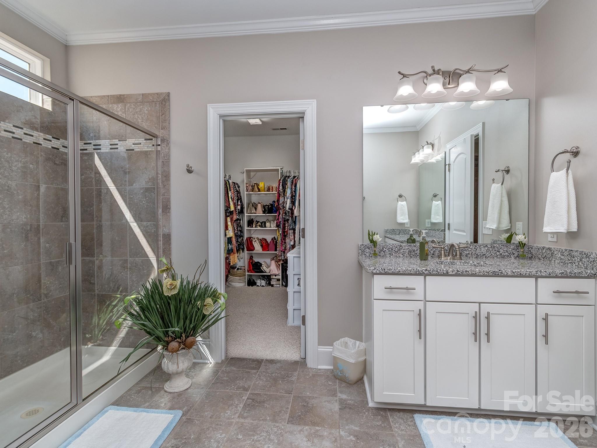 6028 Union Pacific Avenue