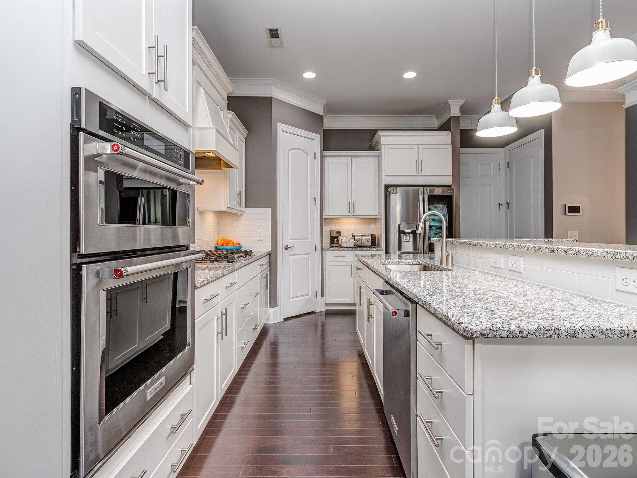 6028 Union Pacific Avenue