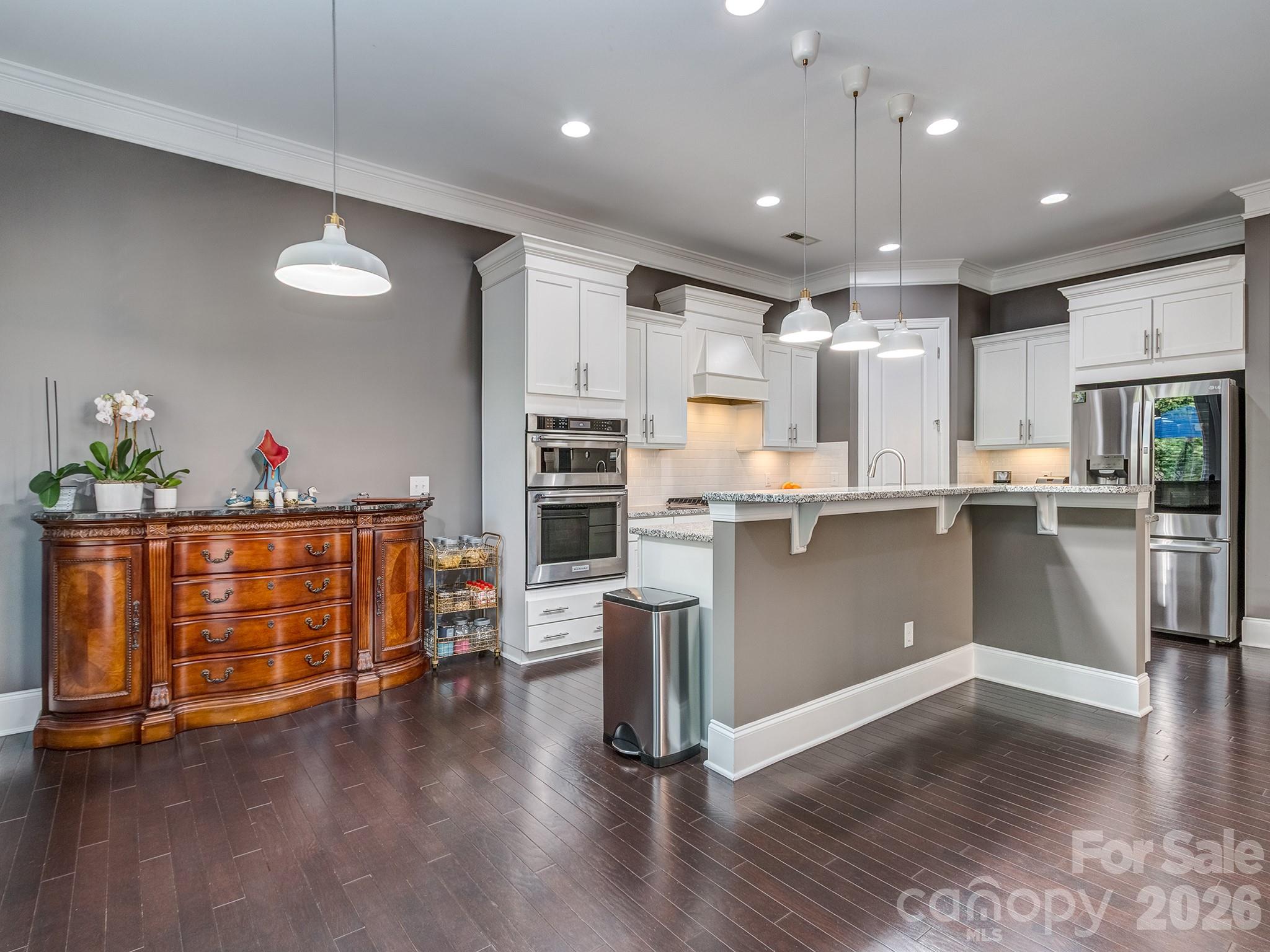 6028 Union Pacific Avenue