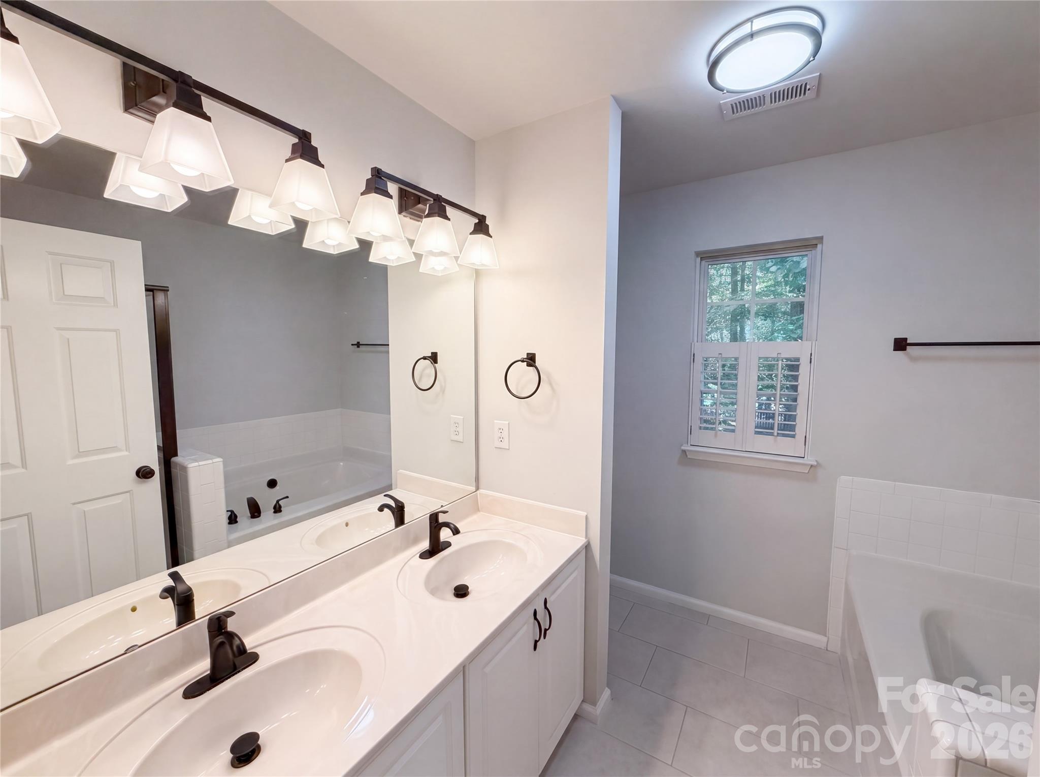 2916 Pinewood Hill Drive