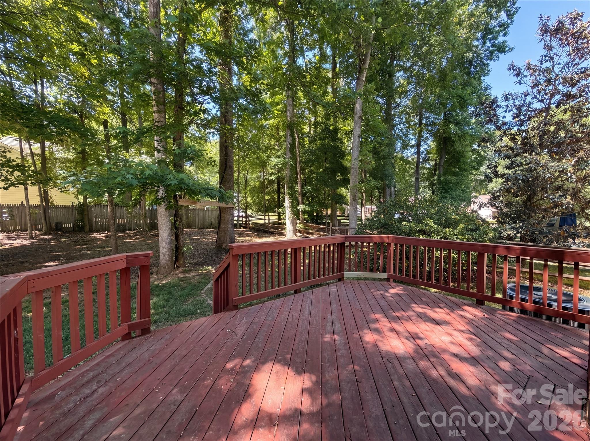 2916 Pinewood Hill Drive