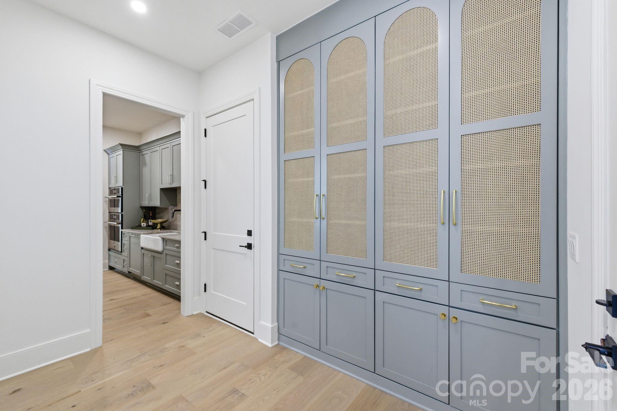 3028 Eastham Lane