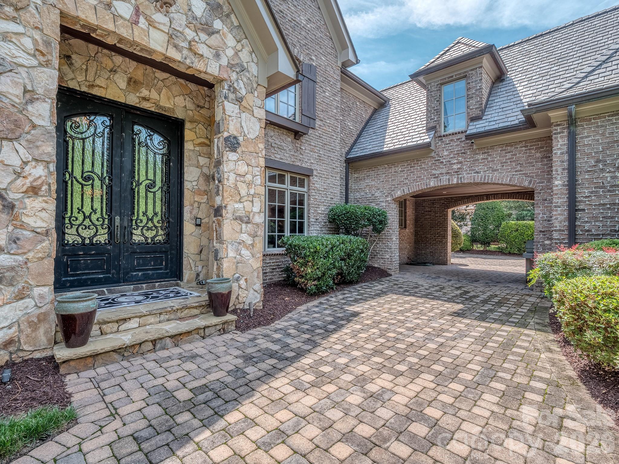 405 Eagle Bend Drive