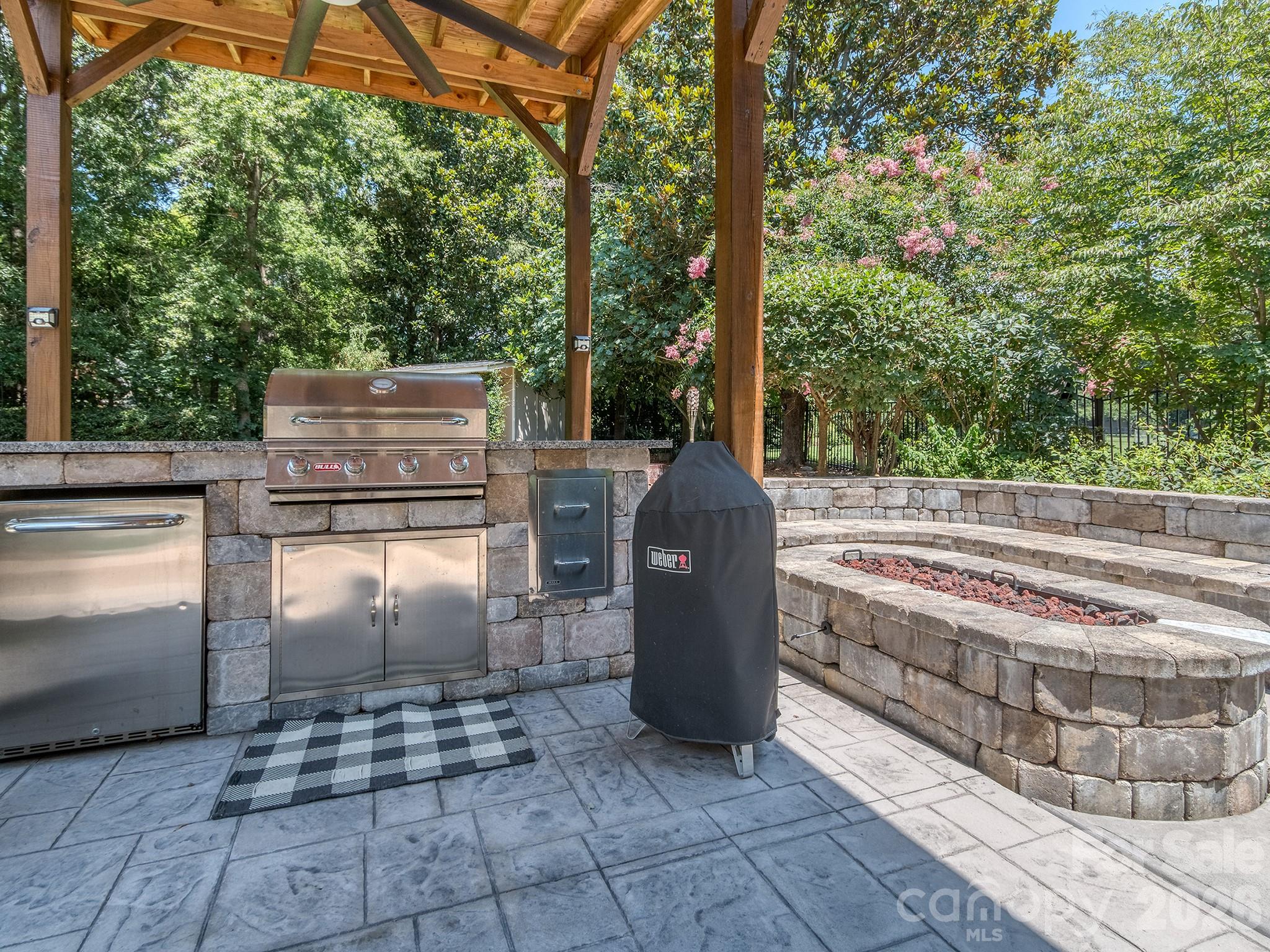 1733 White Pond Lane