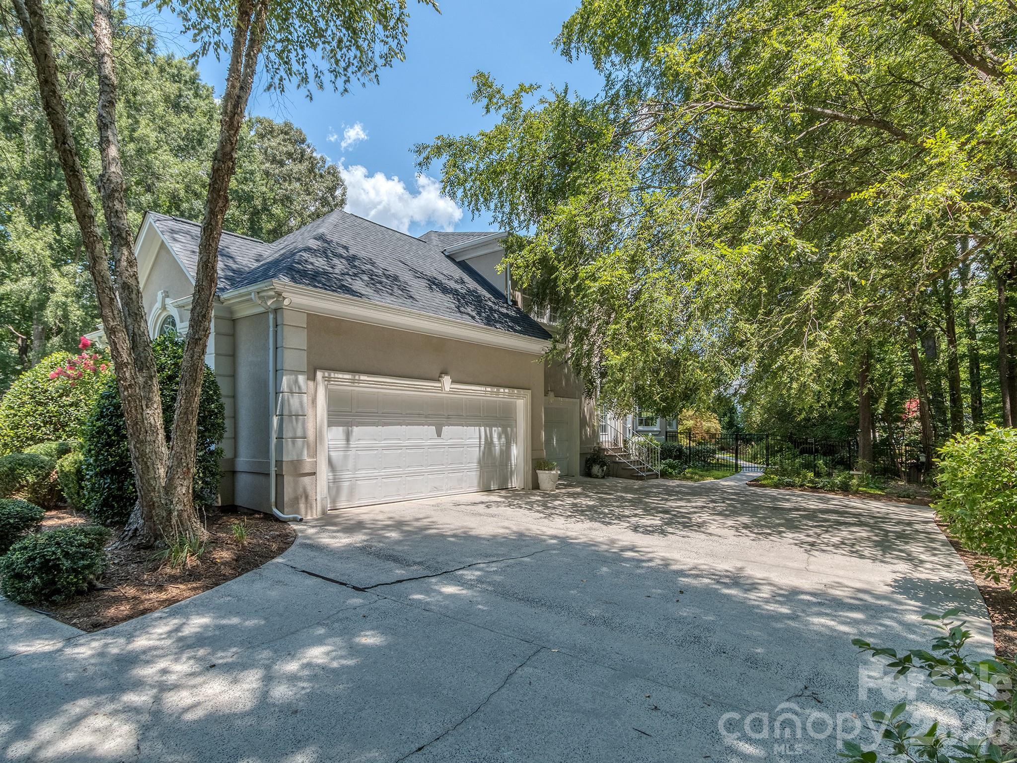 1733 White Pond Lane
