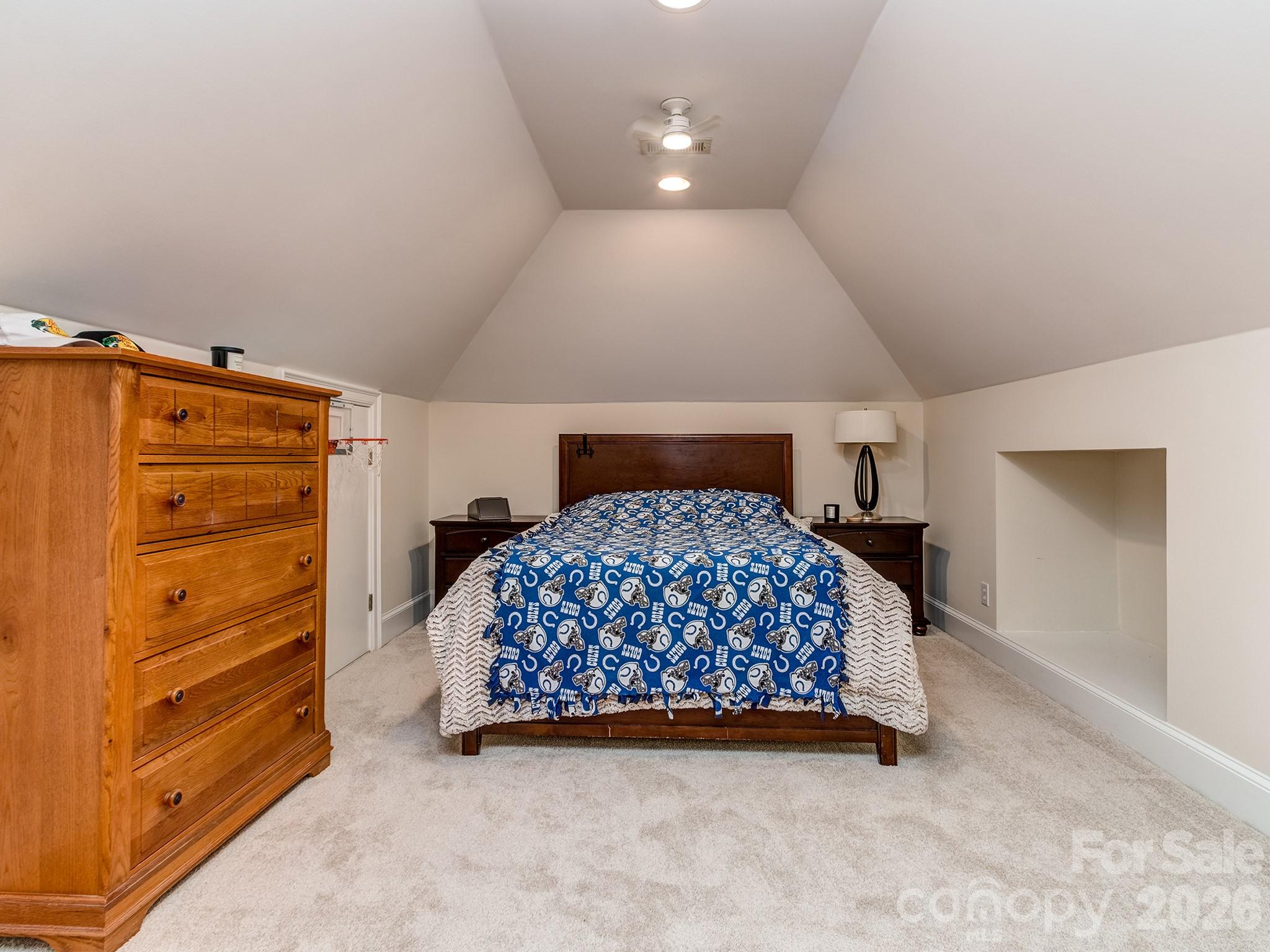 1733 White Pond Lane