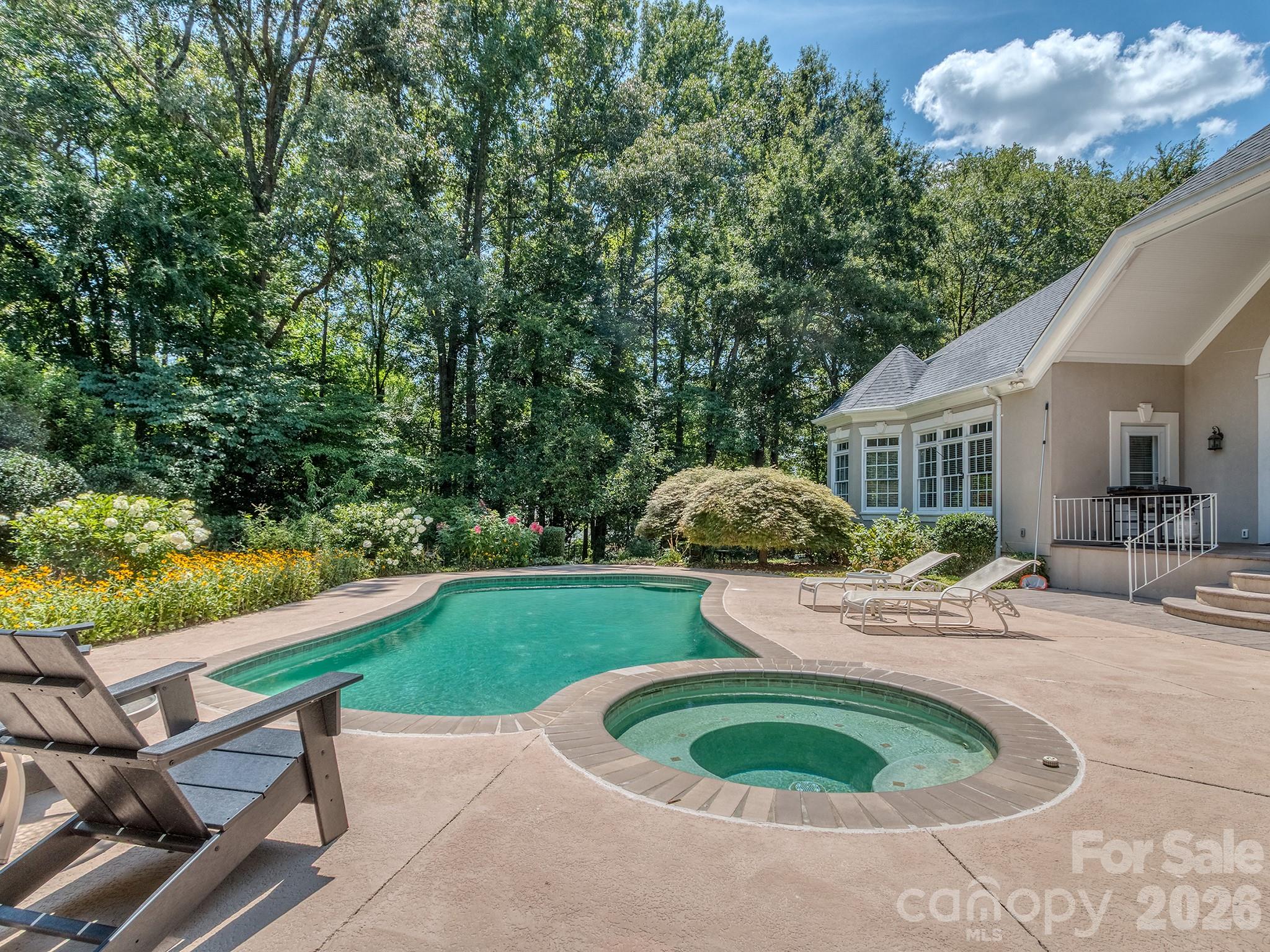 1733 White Pond Lane