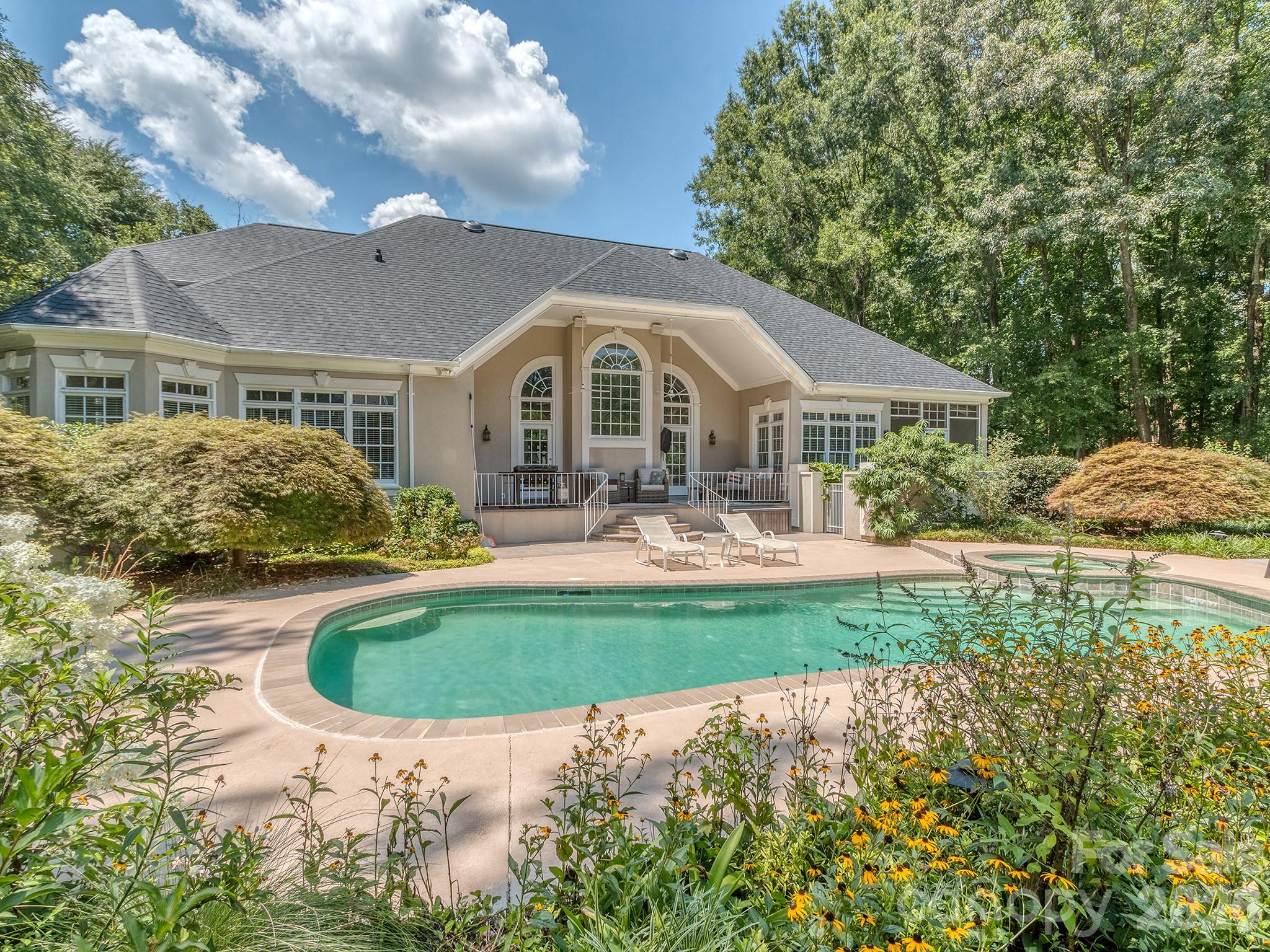 1733 White Pond Lane