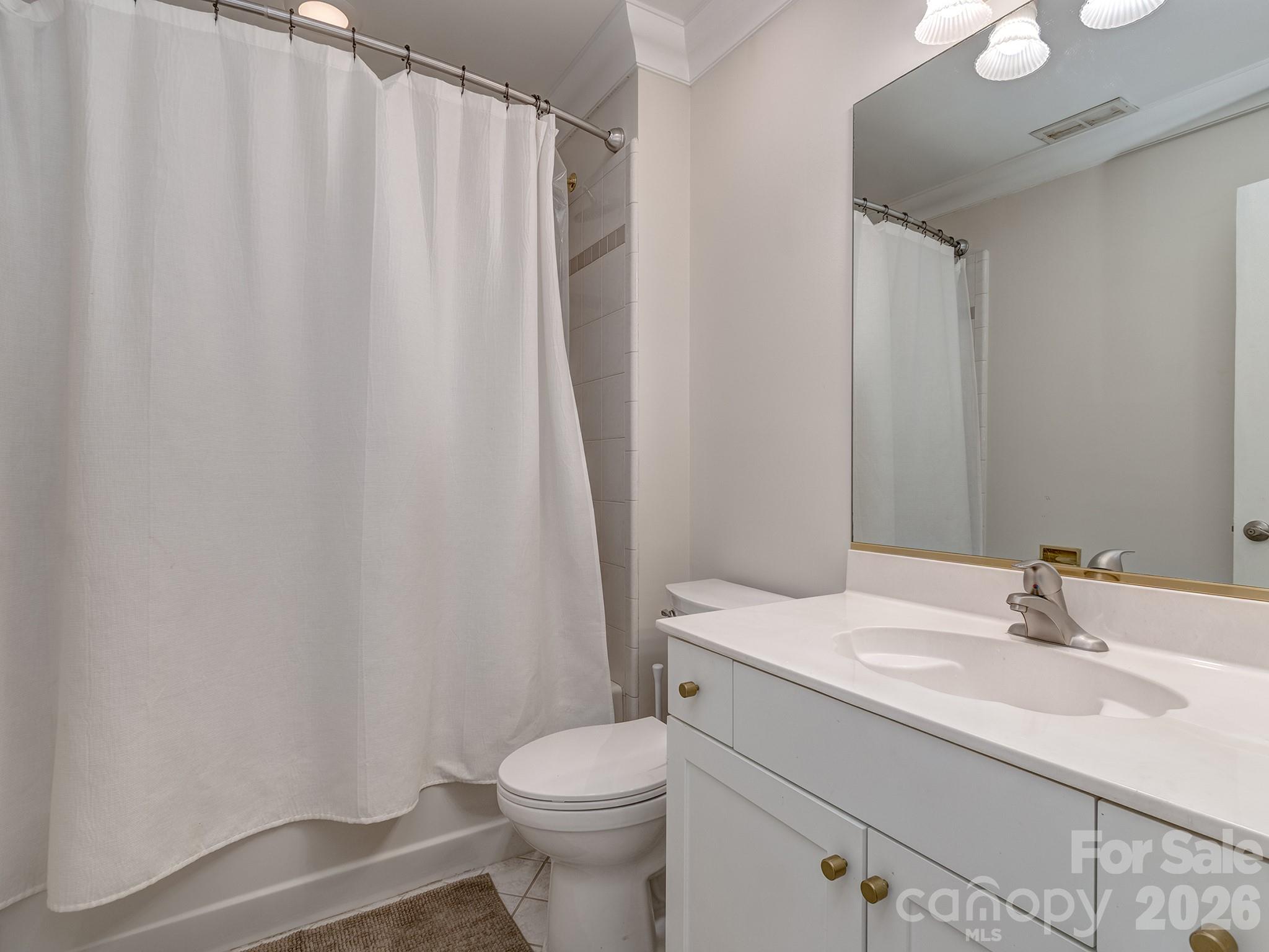 1733 White Pond Lane