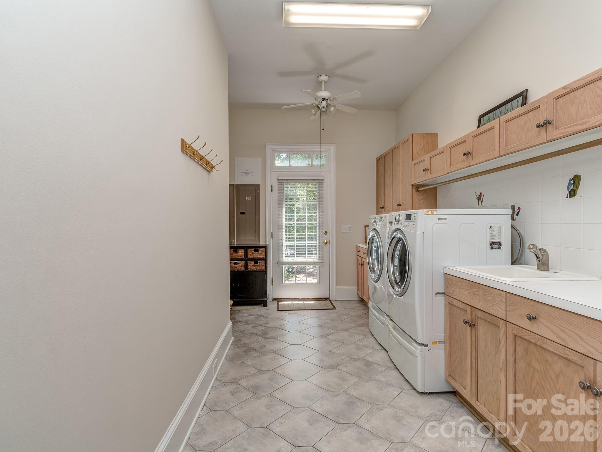 1733 White Pond Lane