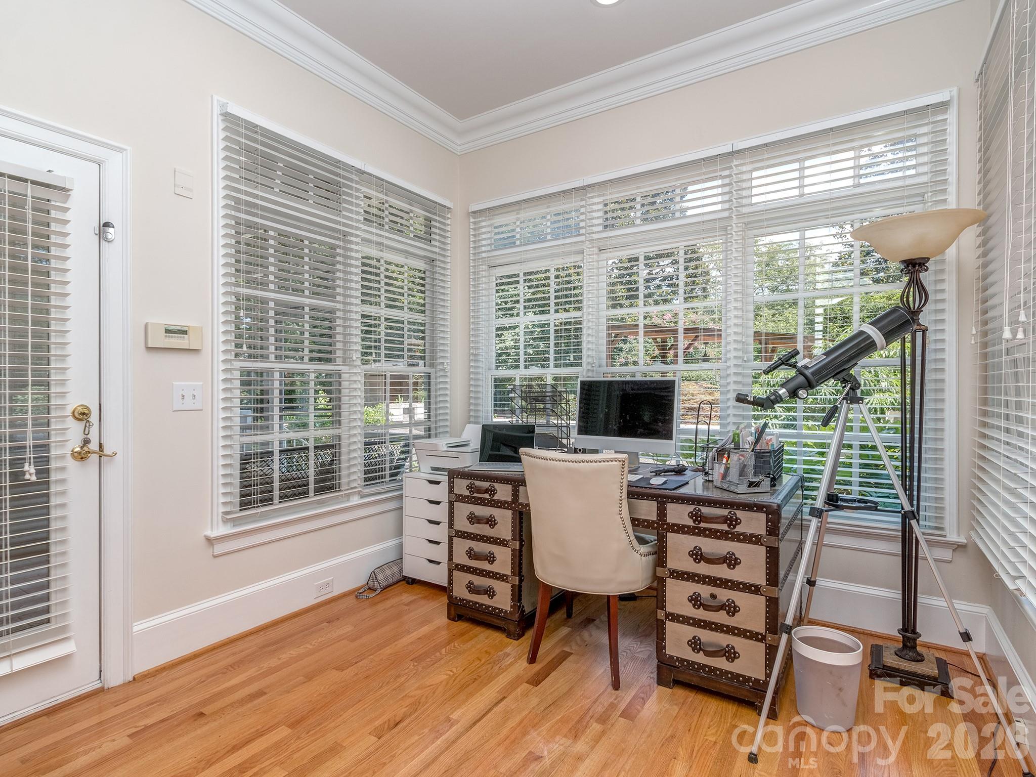 1733 White Pond Lane