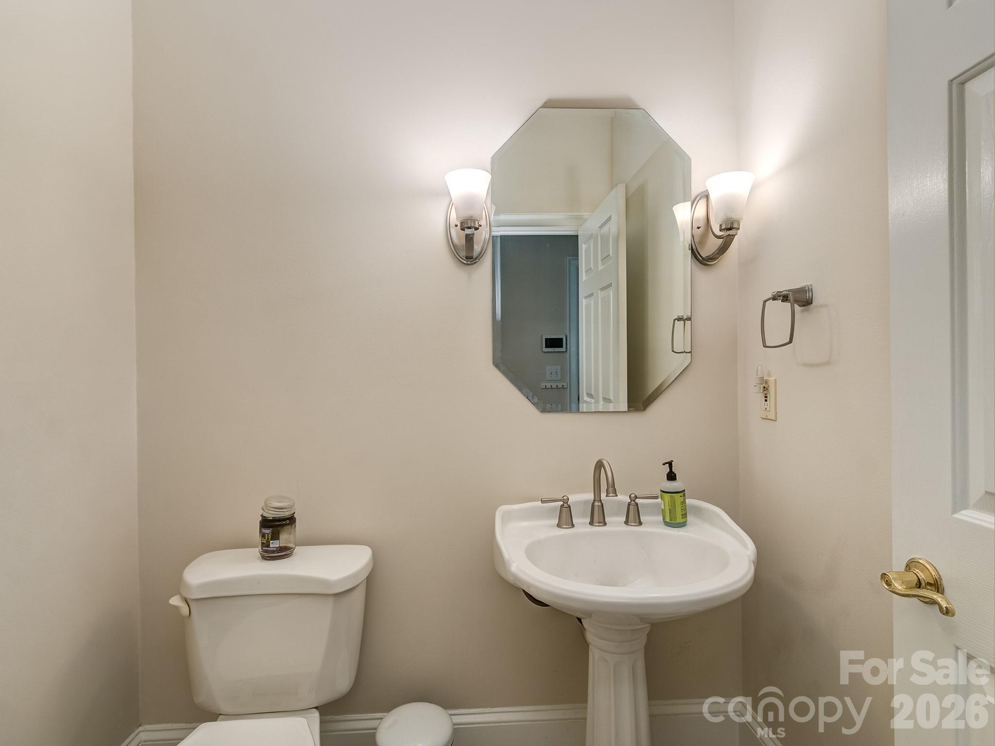 1733 White Pond Lane