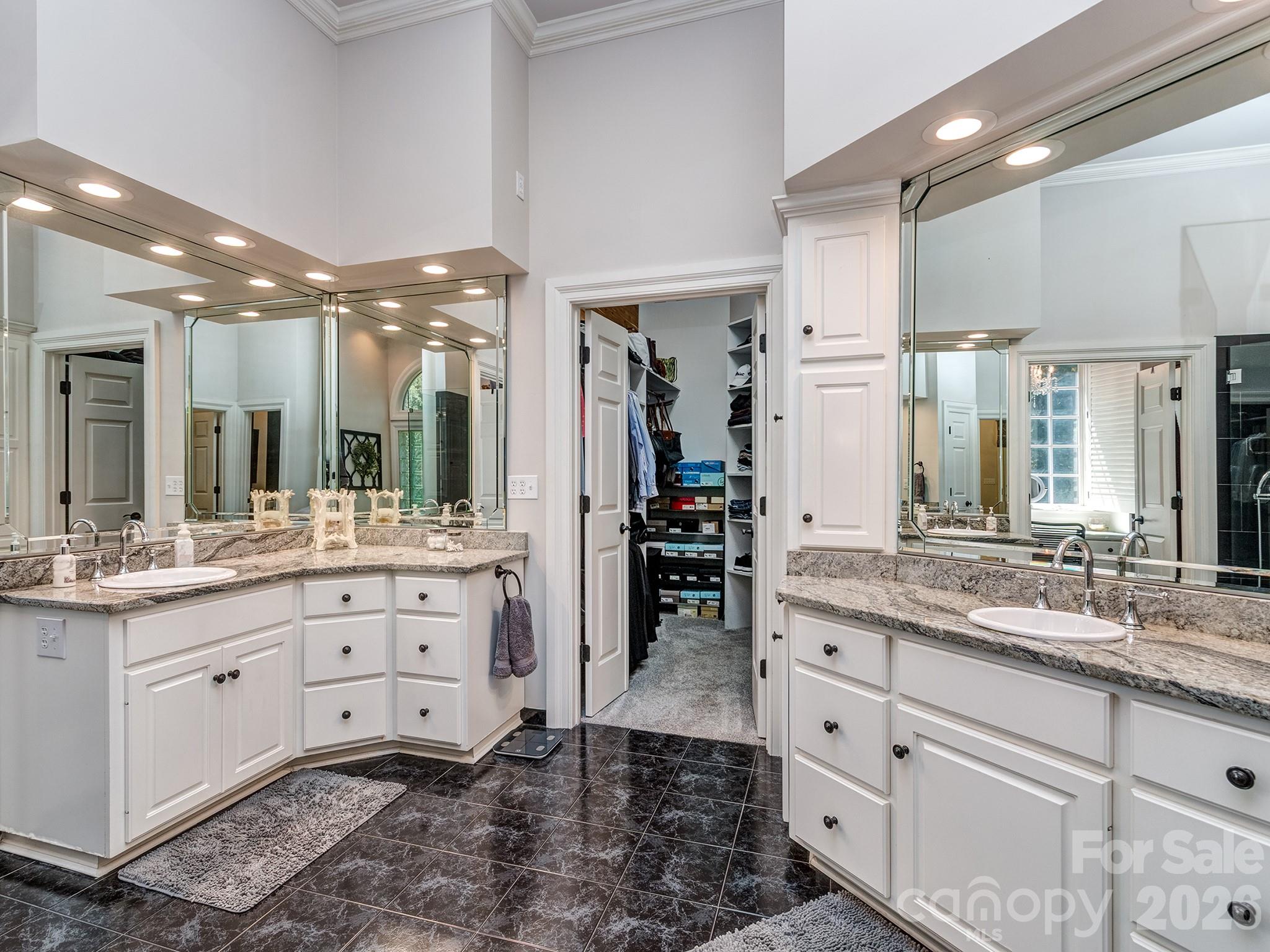 5904 Cabell View Court