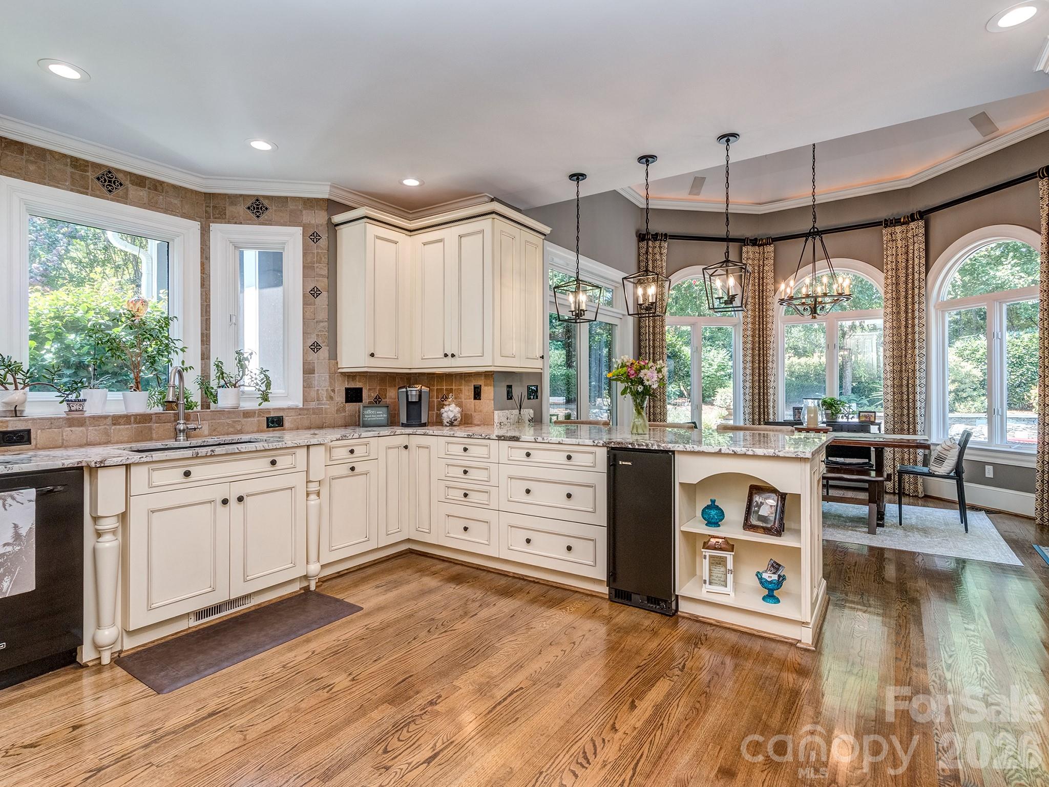 5904 Cabell View Court