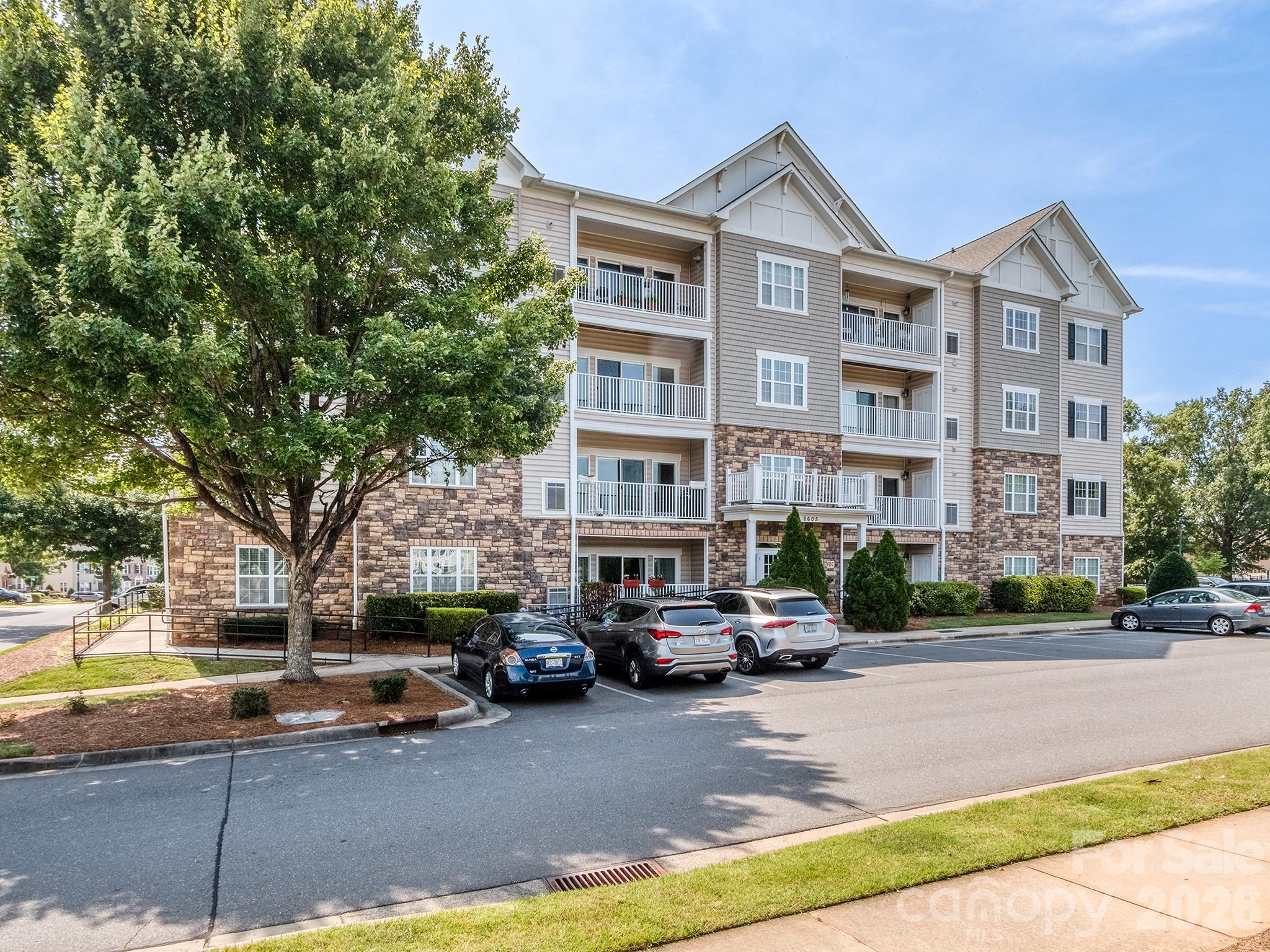 6605 Central Pacific Avenue Unit: 403
