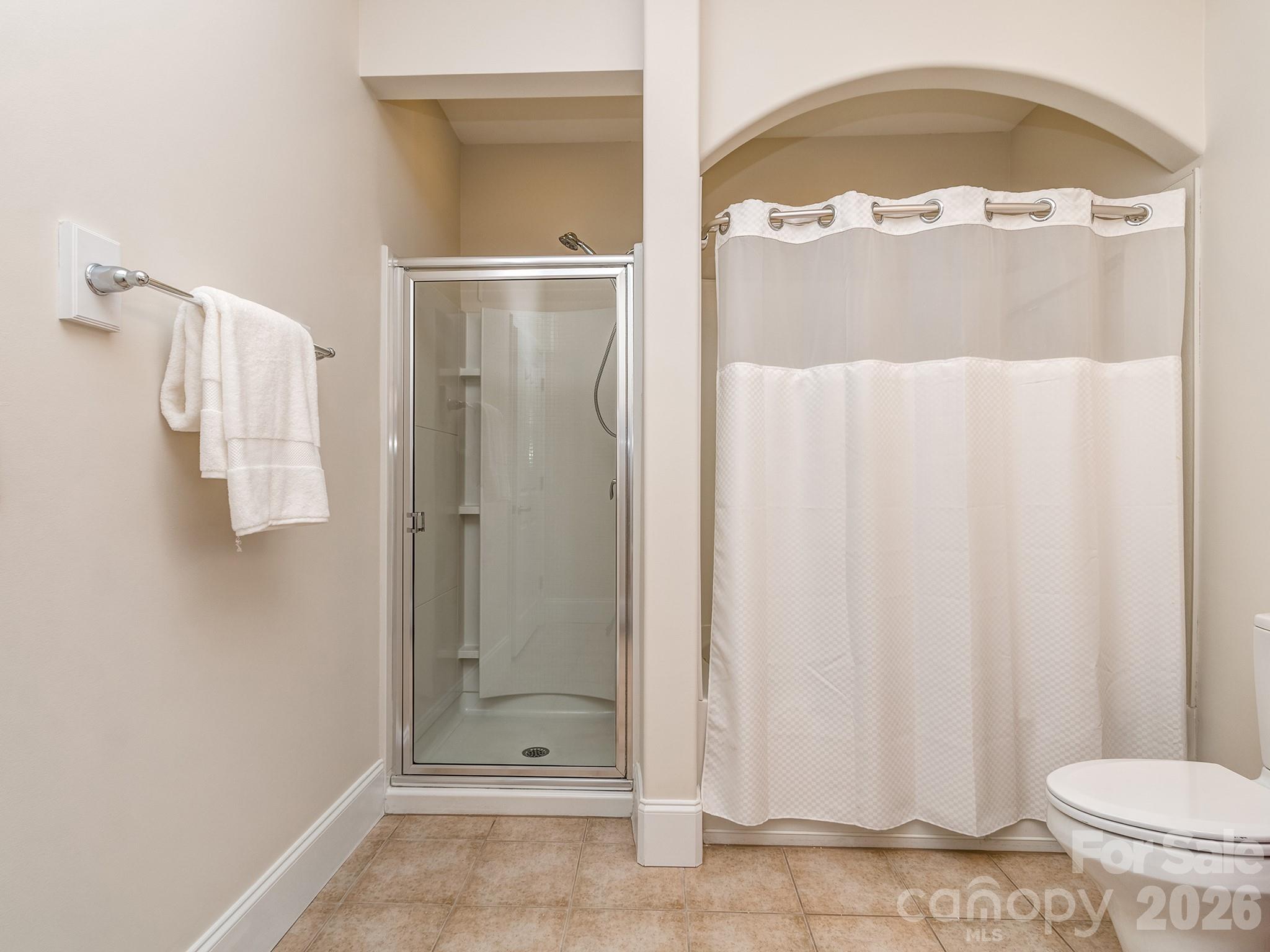 6605 Central Pacific Avenue Unit: 403