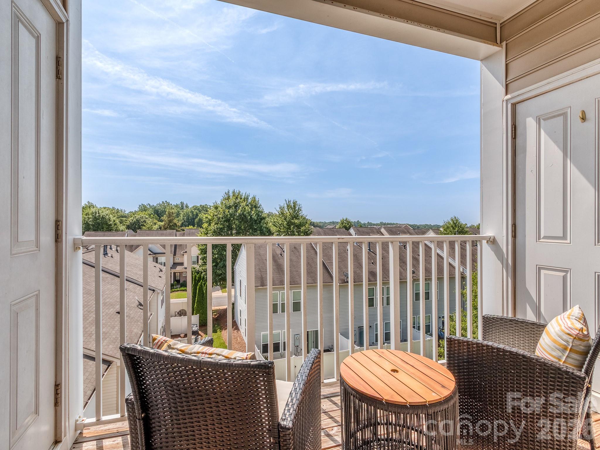 6605 Central Pacific Avenue Unit: 403